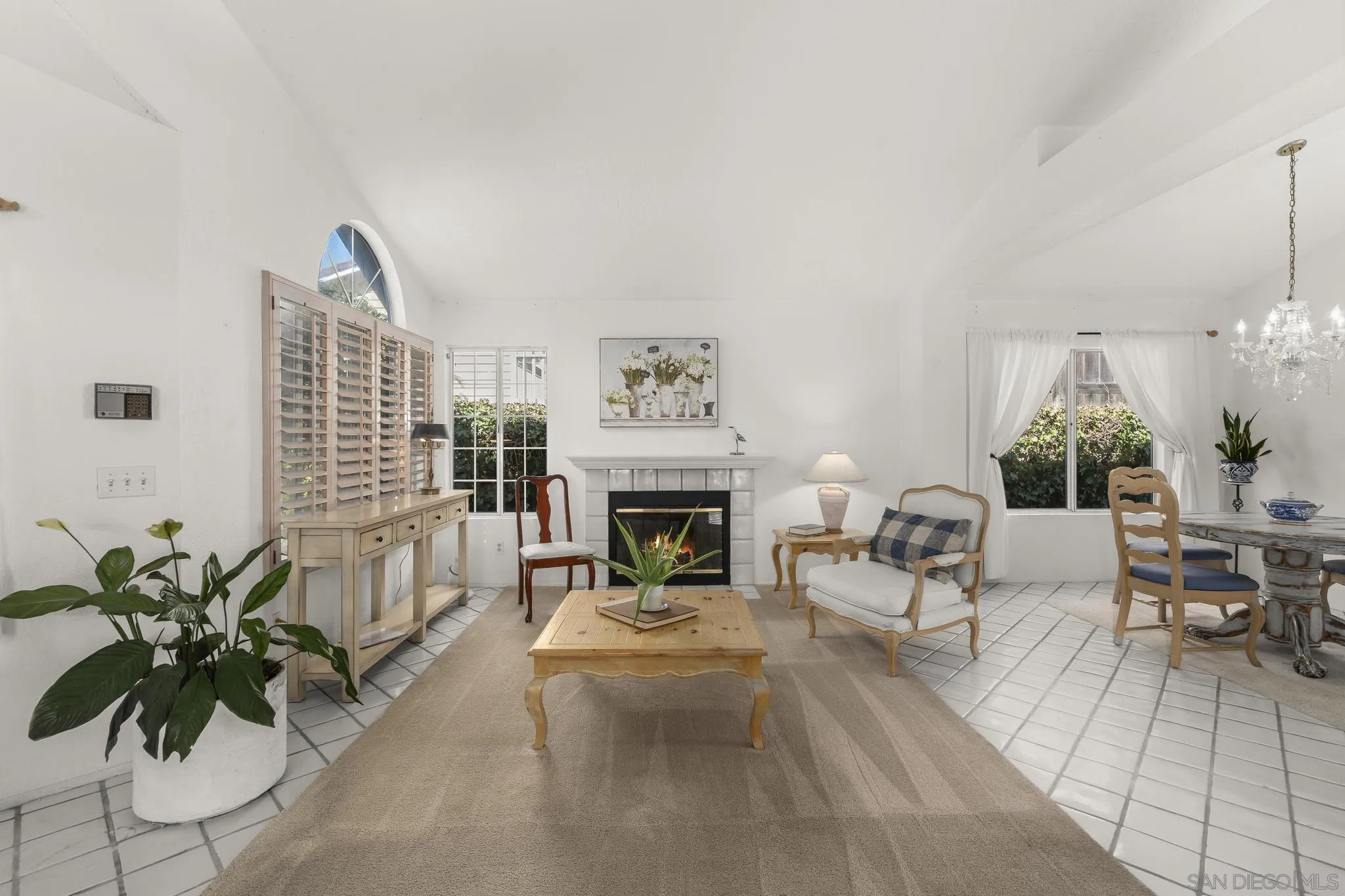 https://cdn.realtyfeed.com/cdn/127/250039729/33ff55e529fcad16667243fe3b7c1f3a.webp