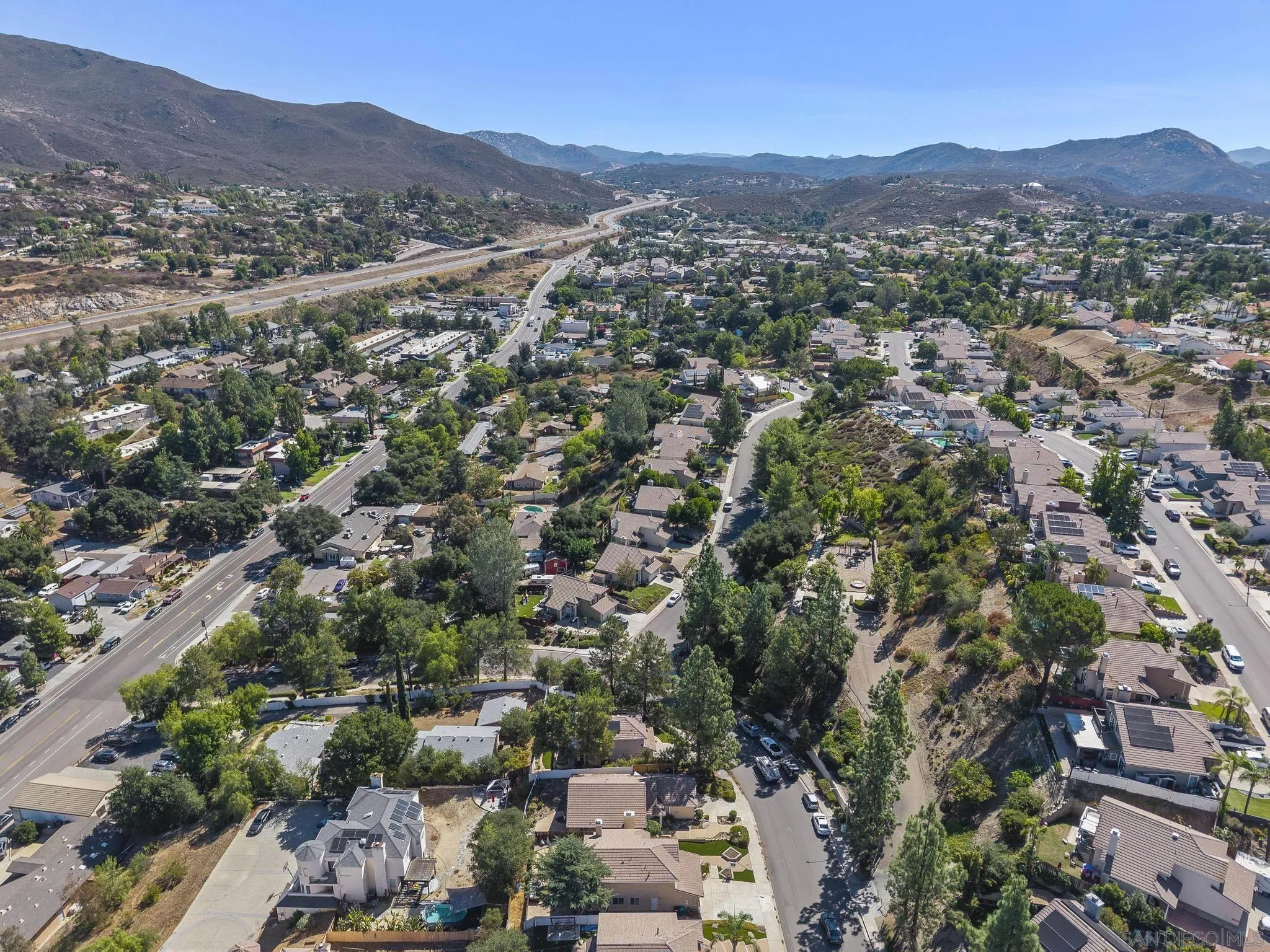 https://cdn.realtyfeed.com/cdn/127/250039729/9bbd75482161f1b814dfa3f7559d5c9e.webp