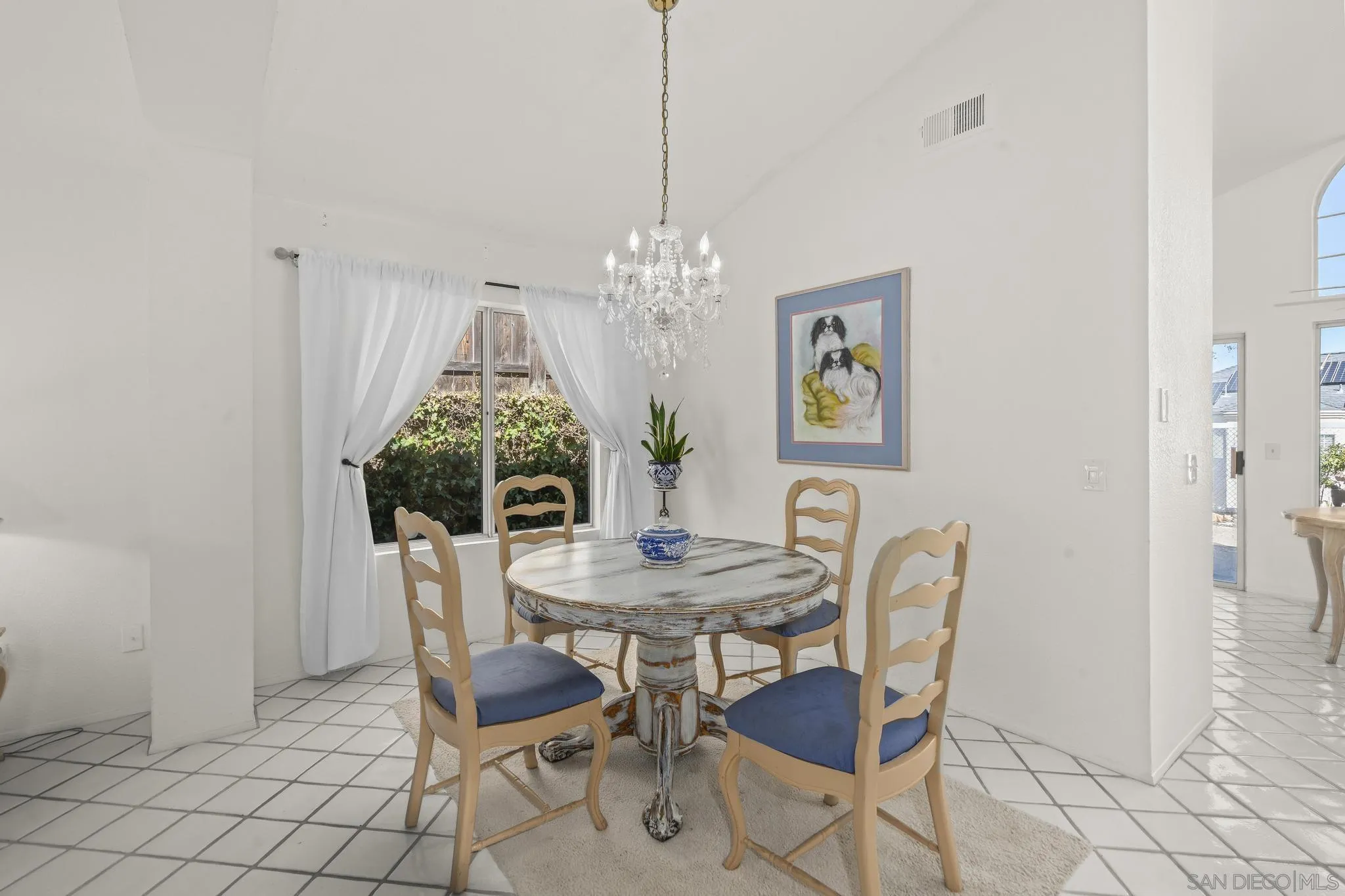 https://cdn.realtyfeed.com/cdn/127/250039729/a4154acd8df6f075821d87de62e0946c.webp