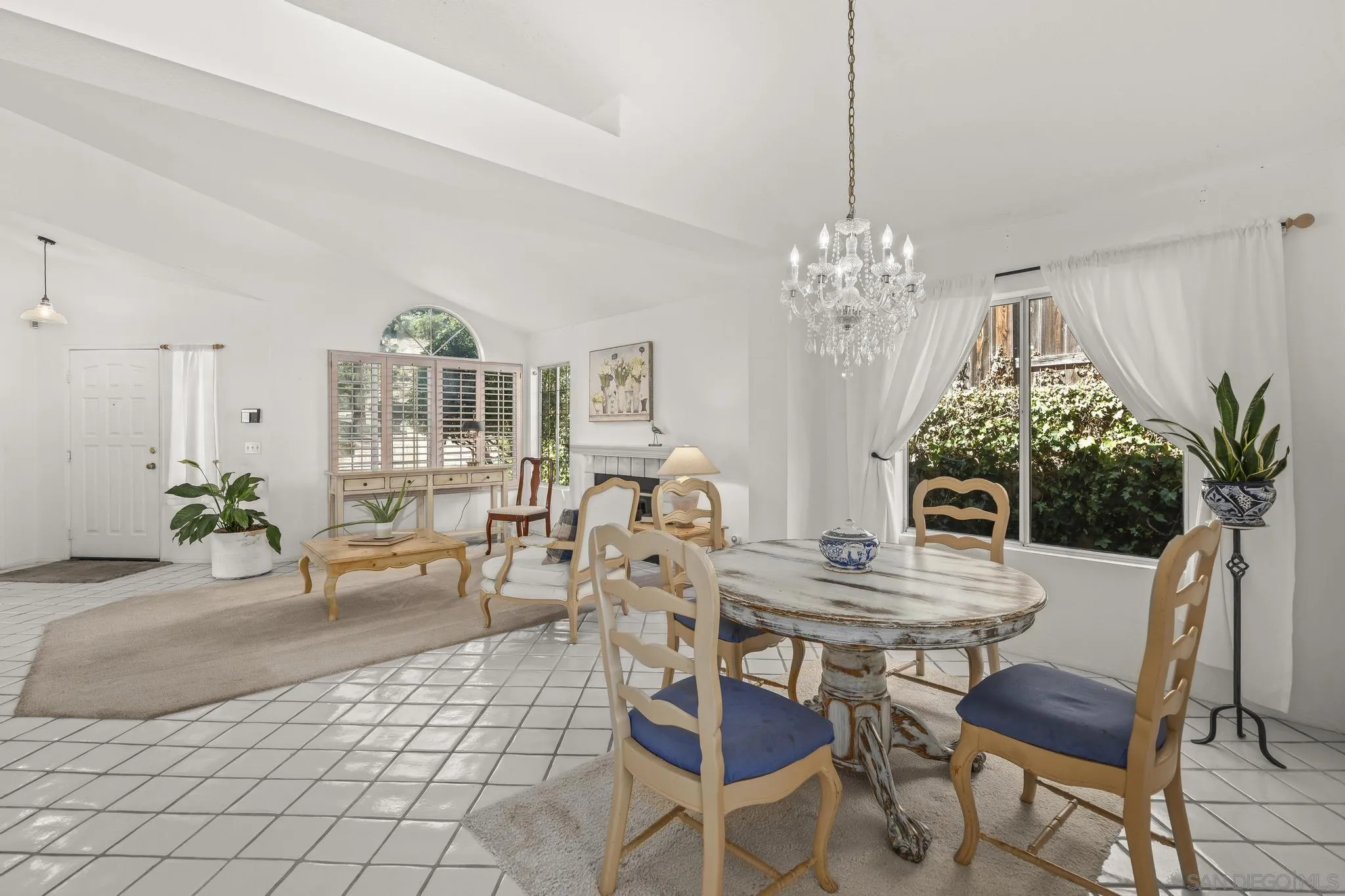 https://cdn.realtyfeed.com/cdn/127/250039729/dbfbb08f443399c6d4740e41262013e4.webp