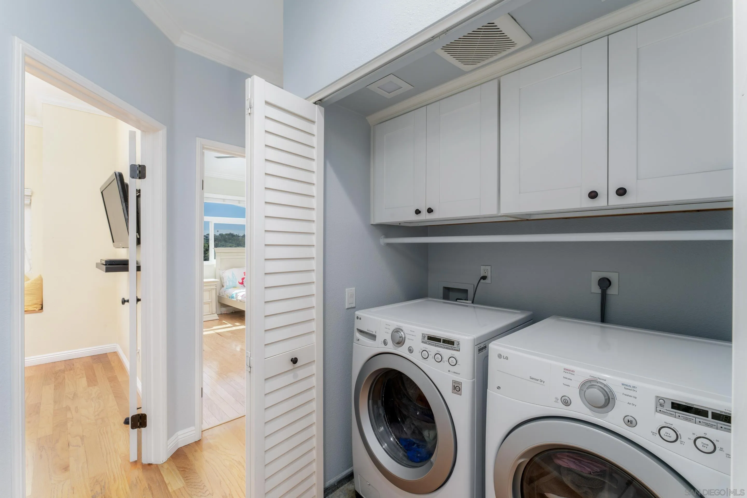 https://cdn.realtyfeed.com/cdn/127/250039734/ca72a7fd514bd3a1a9ea14a8bde64ee5.webp