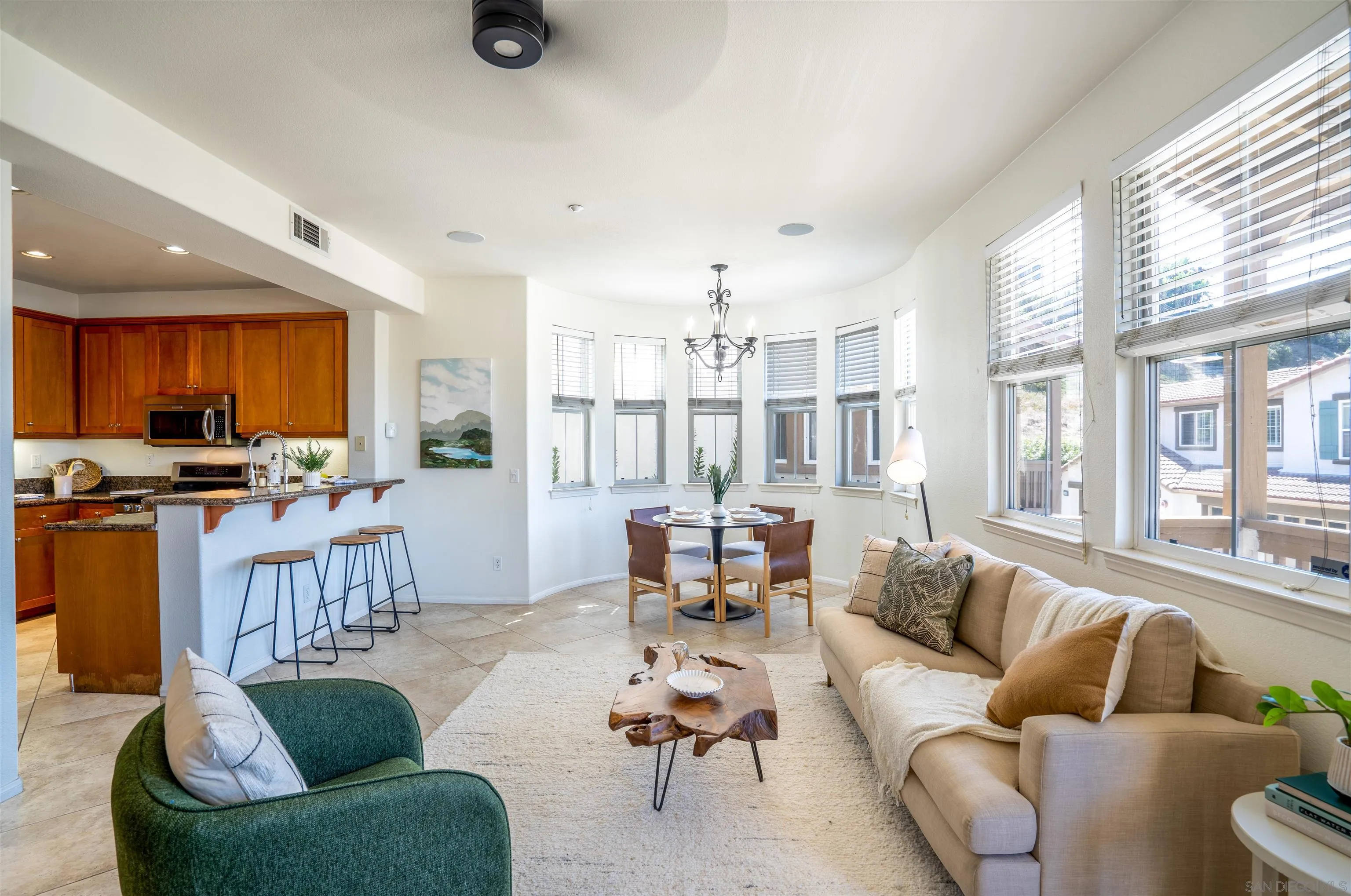 https://cdn.realtyfeed.com/cdn/127/250039735/3fef7d1a7f59d965efcac27d7a1f59b0.webp
