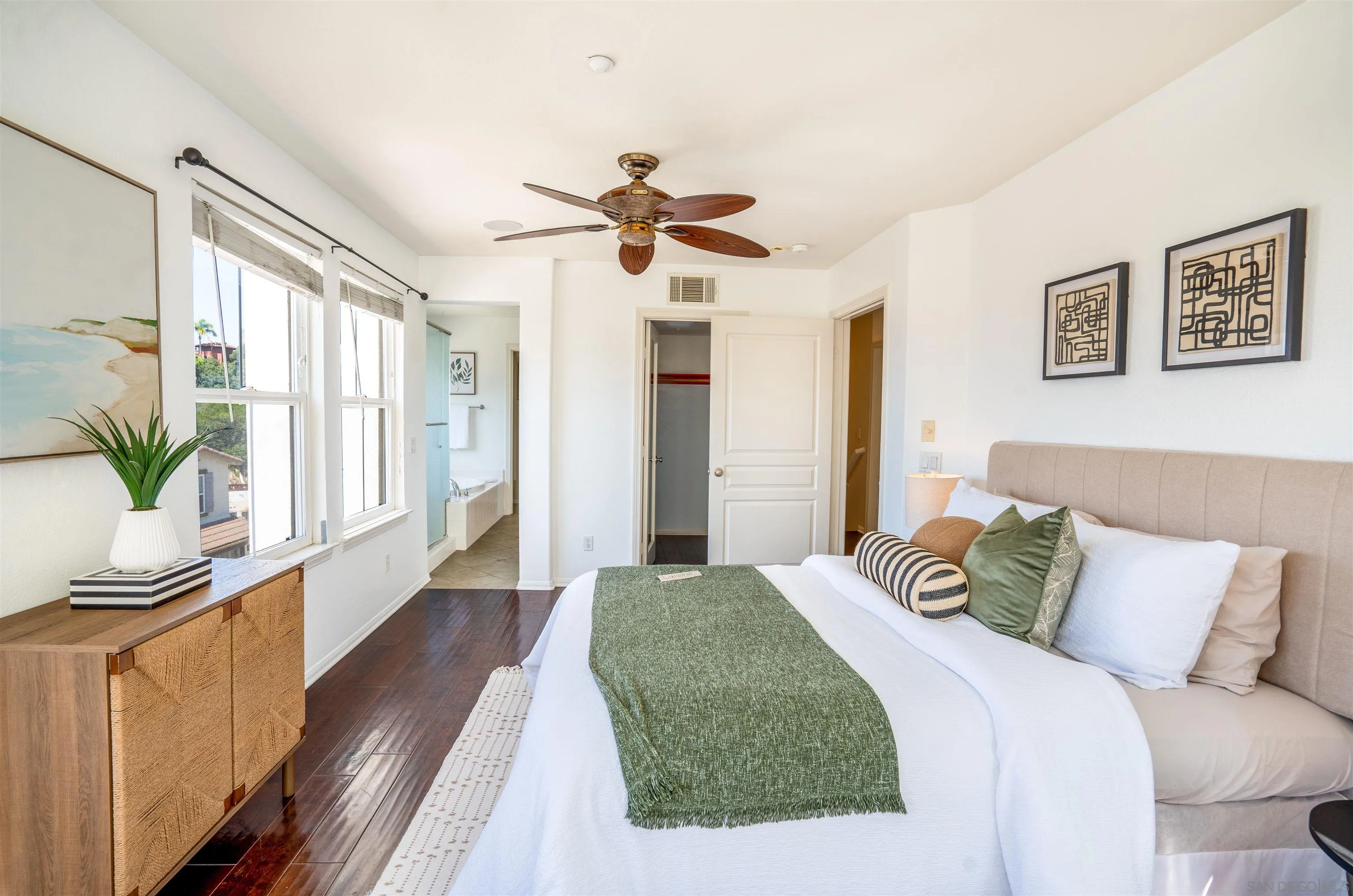 https://cdn.realtyfeed.com/cdn/127/250039735/7e3b5bde588caf3c1c84bff1e7f42062.webp