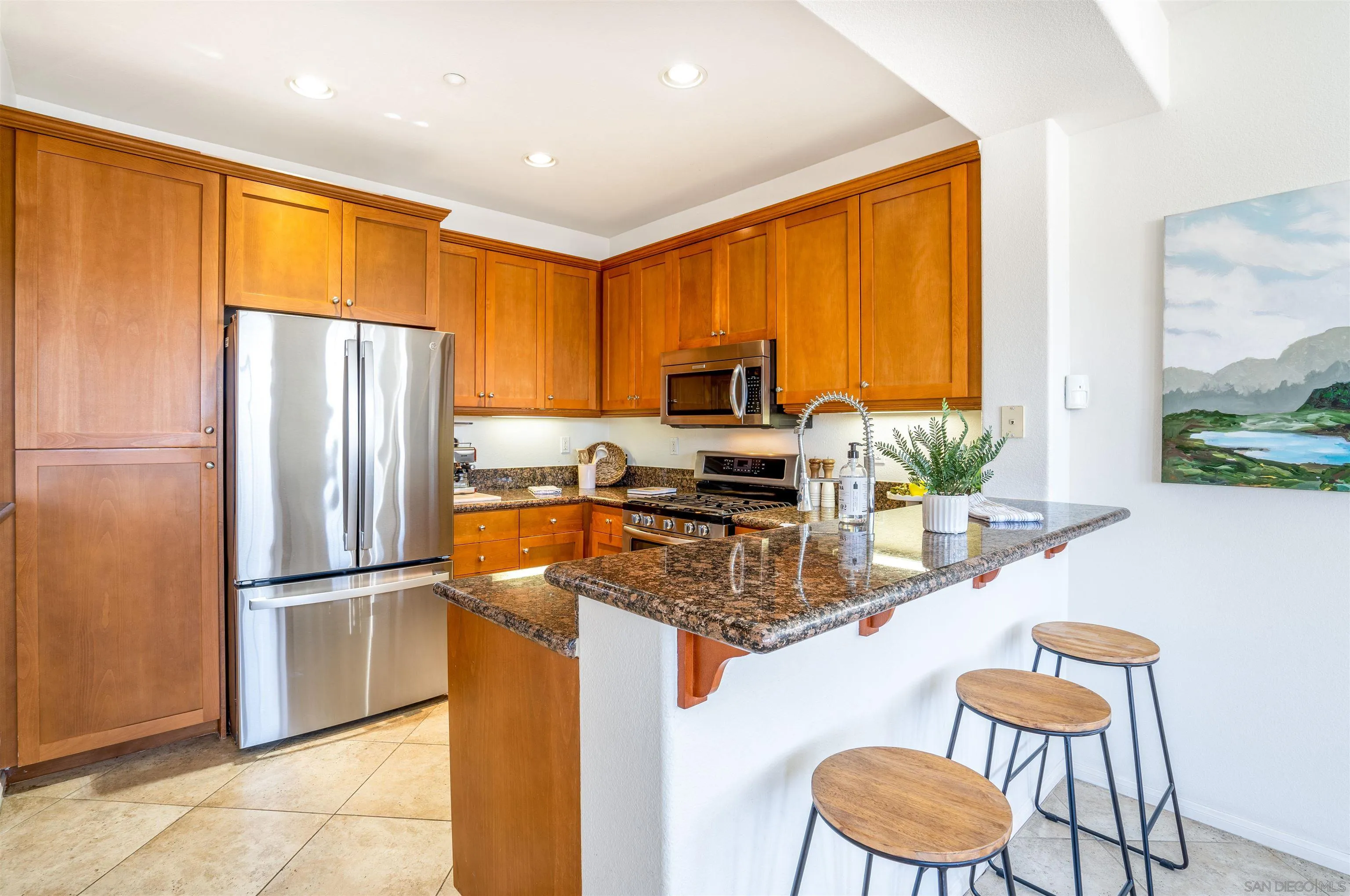 https://cdn.realtyfeed.com/cdn/127/250039735/e8df1f1e21b8ecad248880468f780a08.webp
