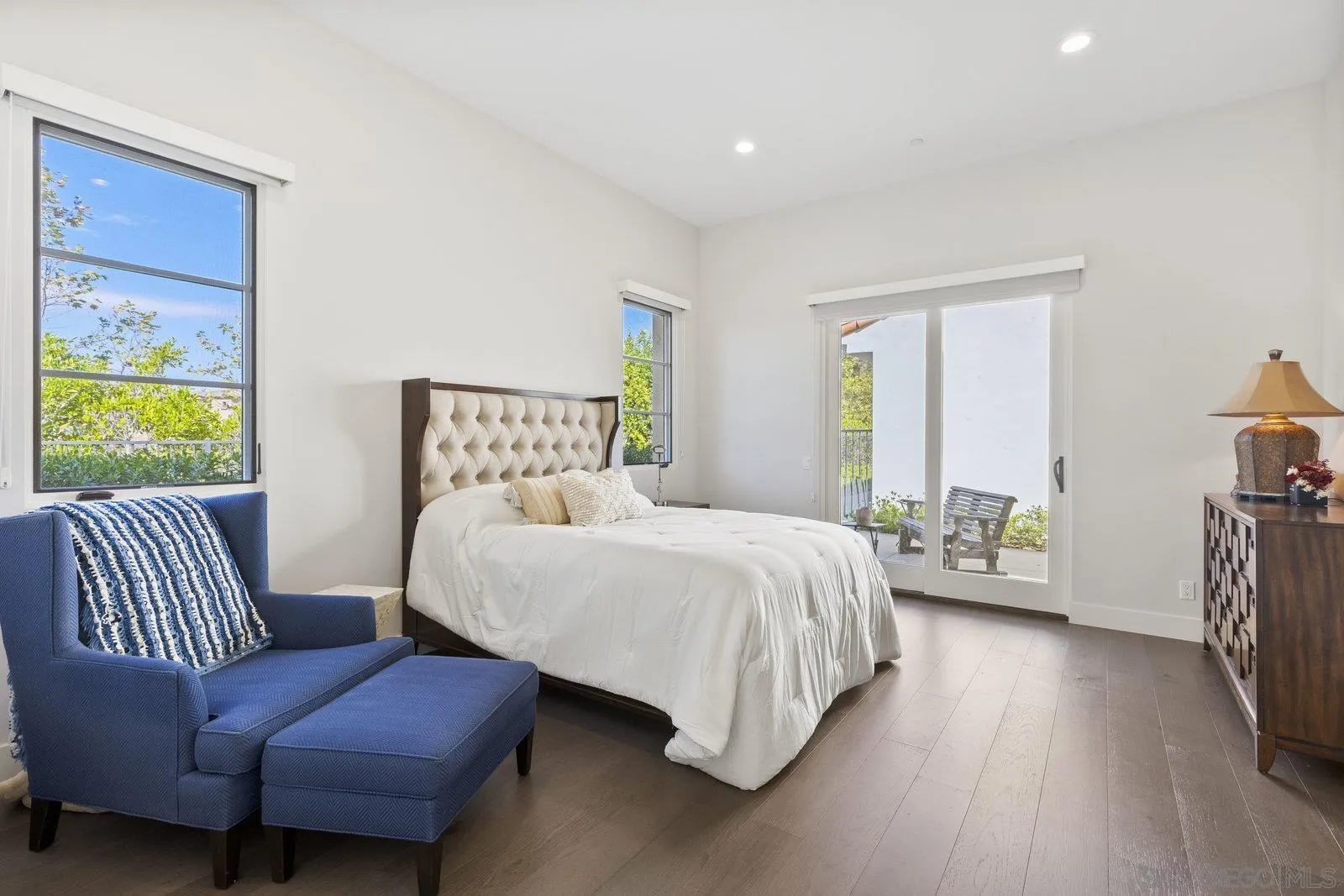 https://cdn.realtyfeed.com/cdn/127/250039737/5cc7a43ba0a52be3ad3eba3b3fb3e2a1.webp