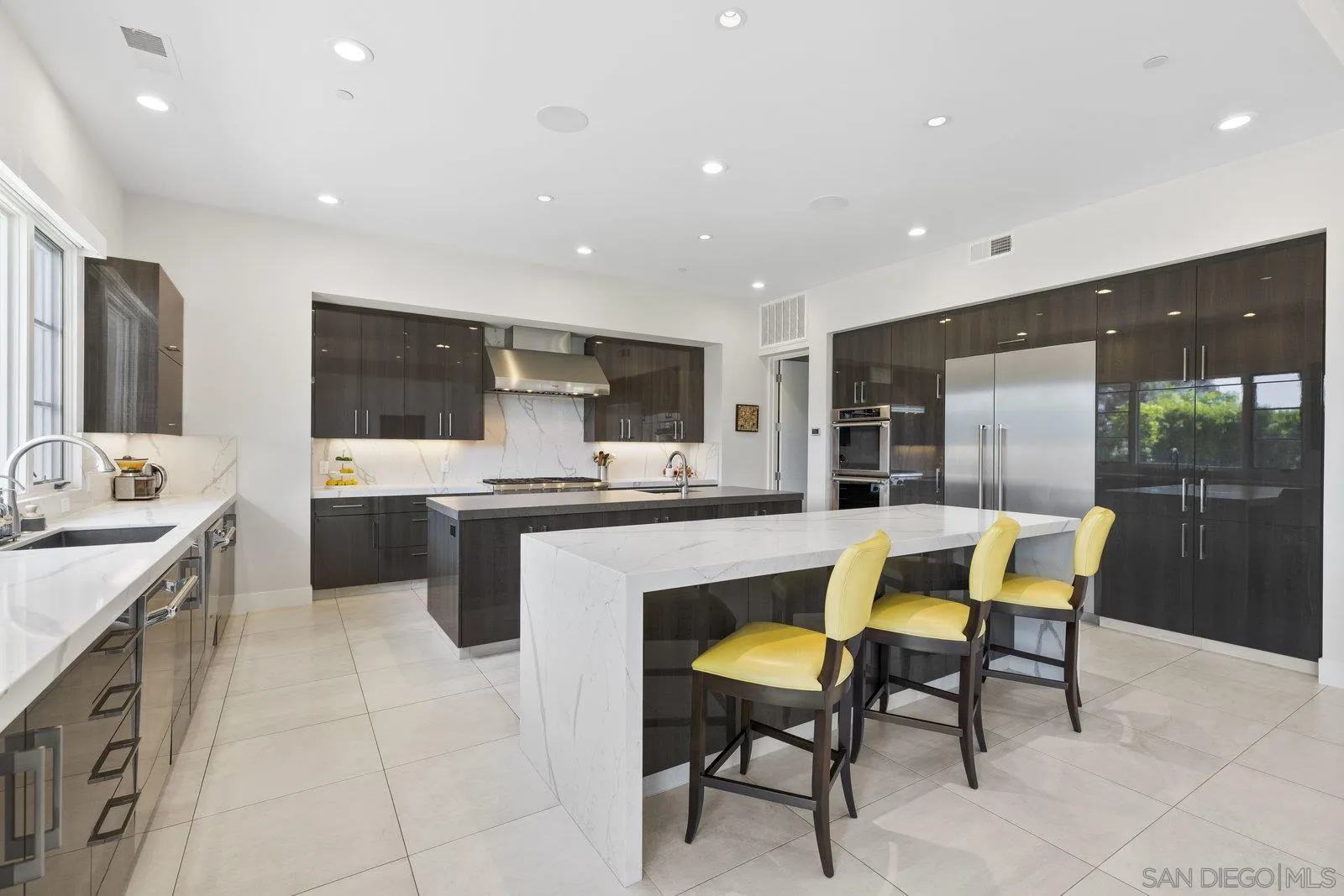 https://cdn.realtyfeed.com/cdn/127/250039737/86bf182c54a27d76beba2eda9f7d6bdc.webp