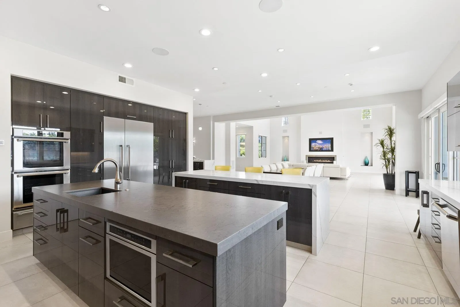 https://cdn.realtyfeed.com/cdn/127/250039737/e1f4c44442c4ed896f29e7e7041bfba8.webp