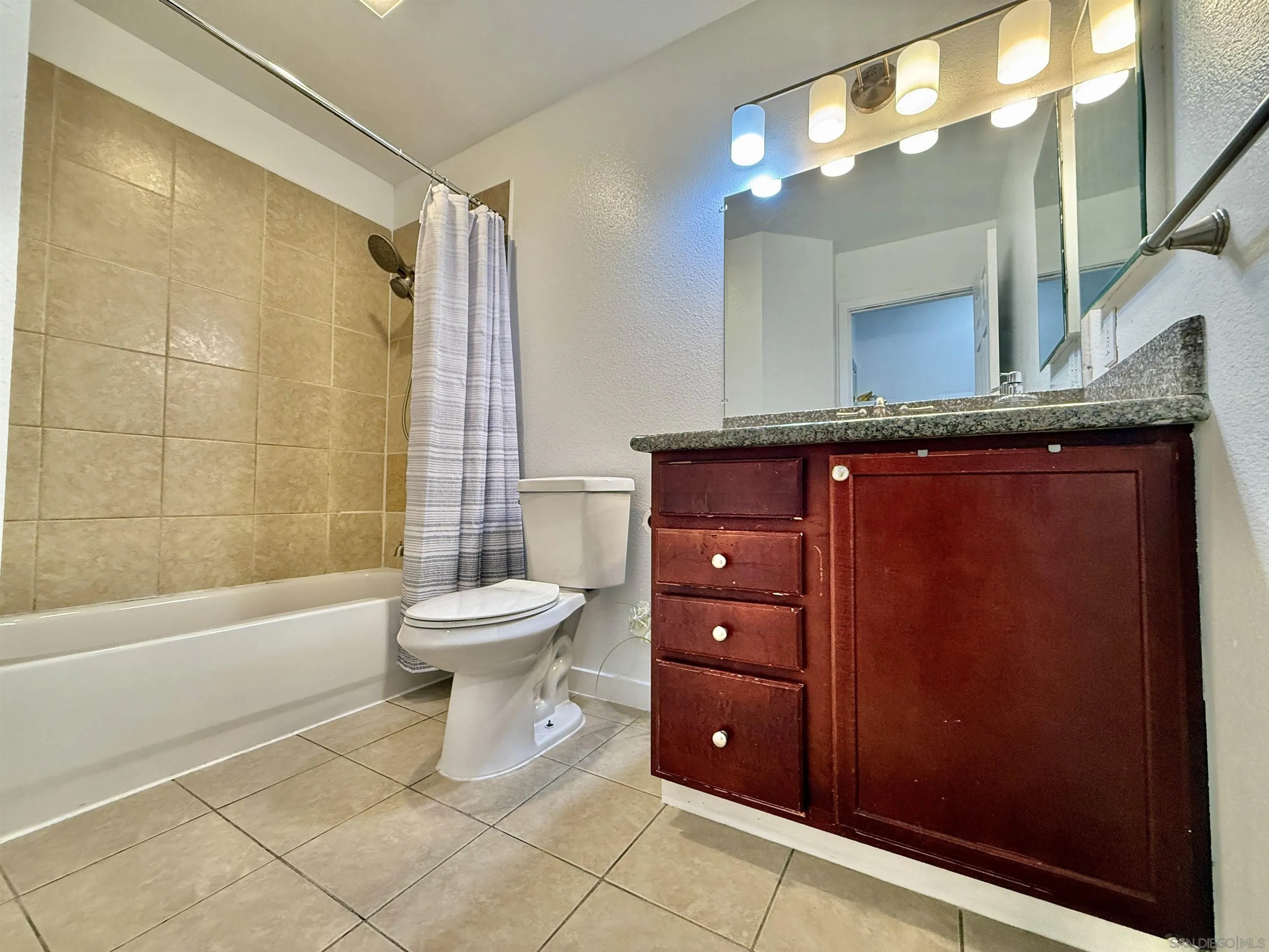 https://cdn.realtyfeed.com/cdn/127/250039738/97a7c381c120969c79ee9bf4d66d14f7.webp