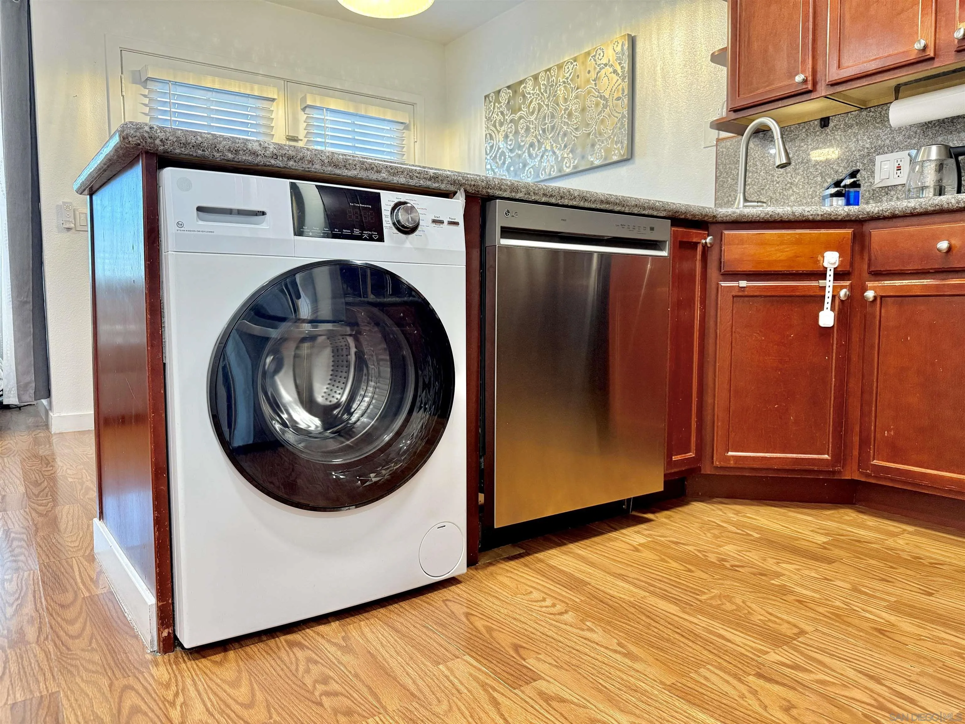 https://cdn.realtyfeed.com/cdn/127/250039738/a5fff935bbc4ca690cfdab9bee63a9c0.webp