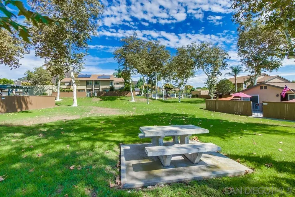https://cdn.realtyfeed.com/cdn/127/250039740/1898dbe056810ec6119bc9e9c64c288c.webp