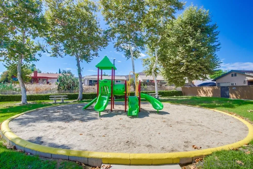 https://cdn.realtyfeed.com/cdn/127/250039740/1c9b9a2e20bacdf492379fccf25013f0.webp