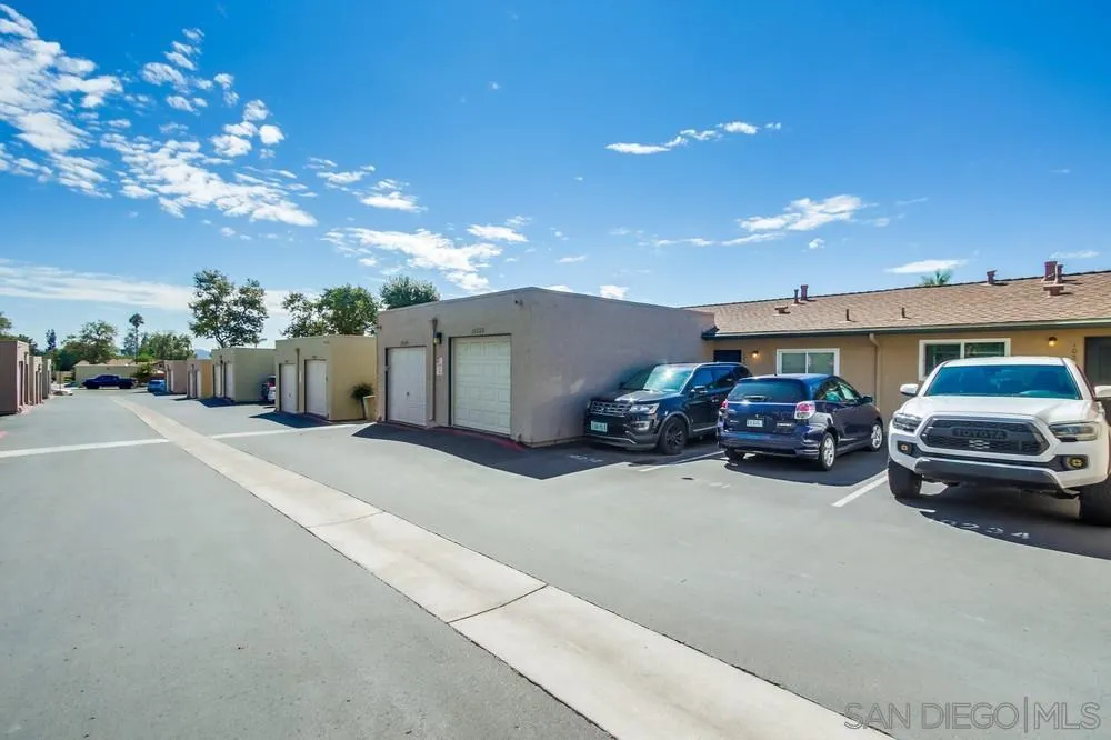 https://cdn.realtyfeed.com/cdn/127/250039740/3a93bfd5d24f1c193fe1401847390d76.webp