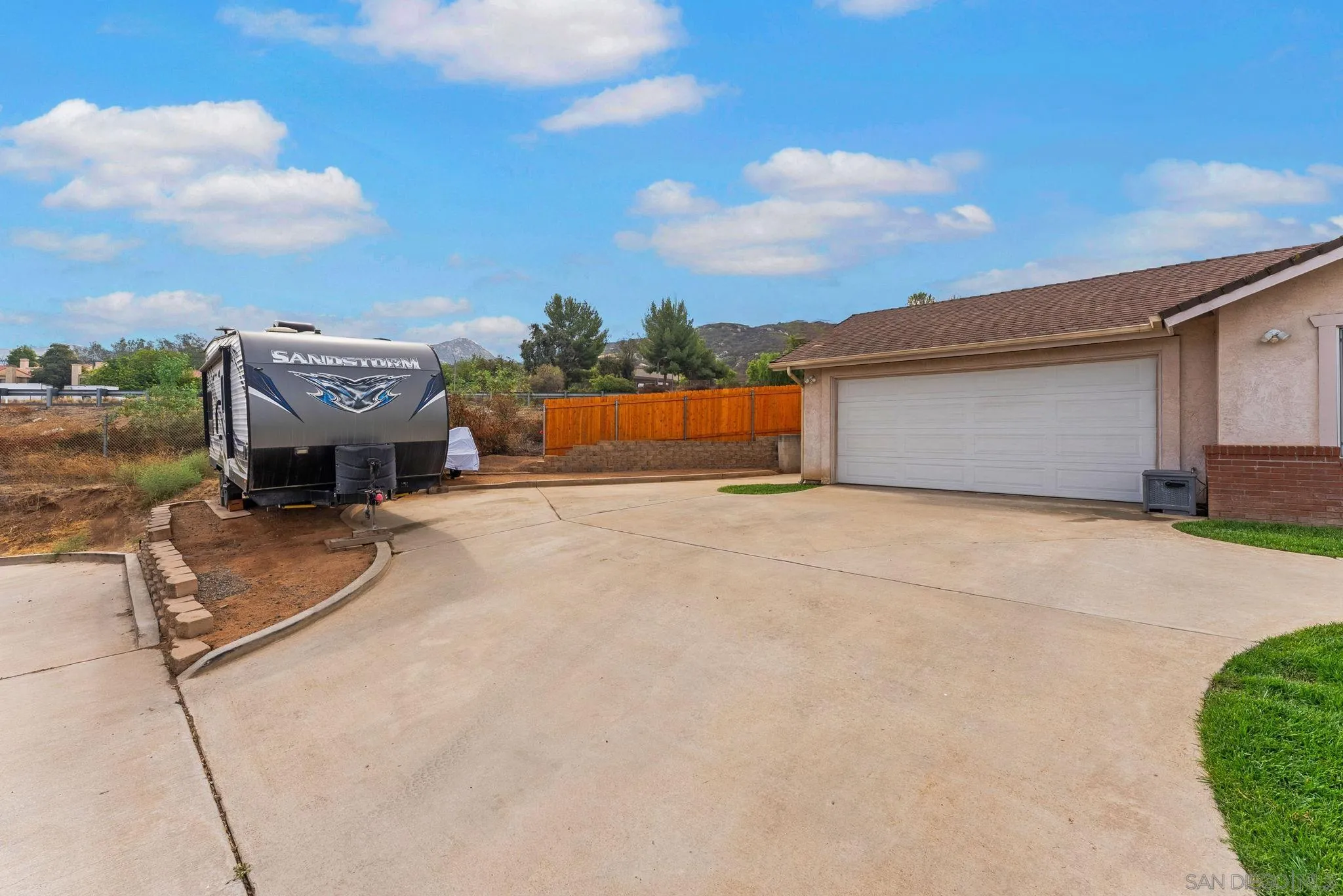 https://cdn.realtyfeed.com/cdn/127/250039745/0b8a07c64d6b7b0aeabd62e0cd4a5f22.webp