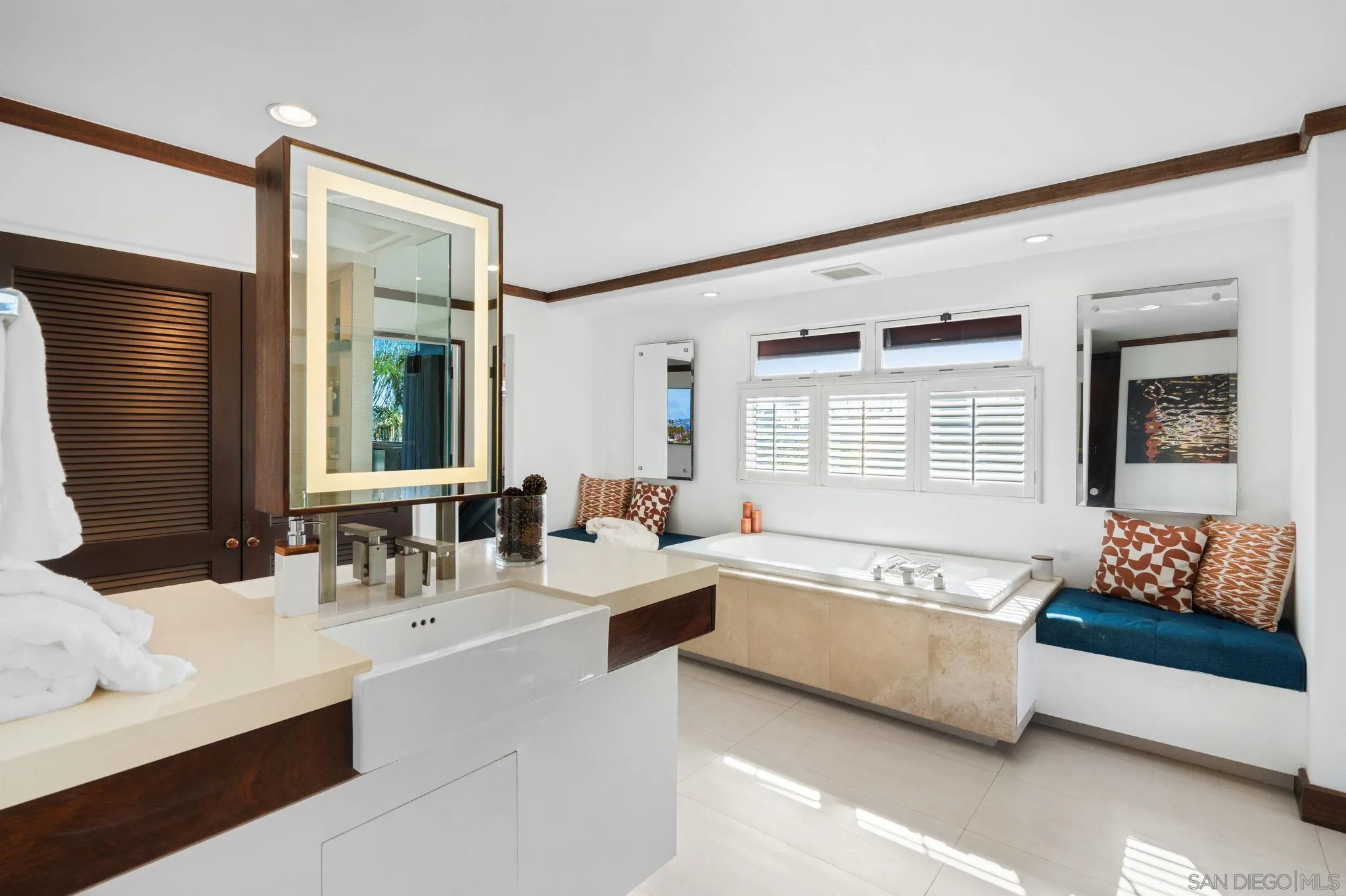 https://cdn.realtyfeed.com/cdn/127/250039760/070f023b059d0e0ffb44559eab9e86c9.webp