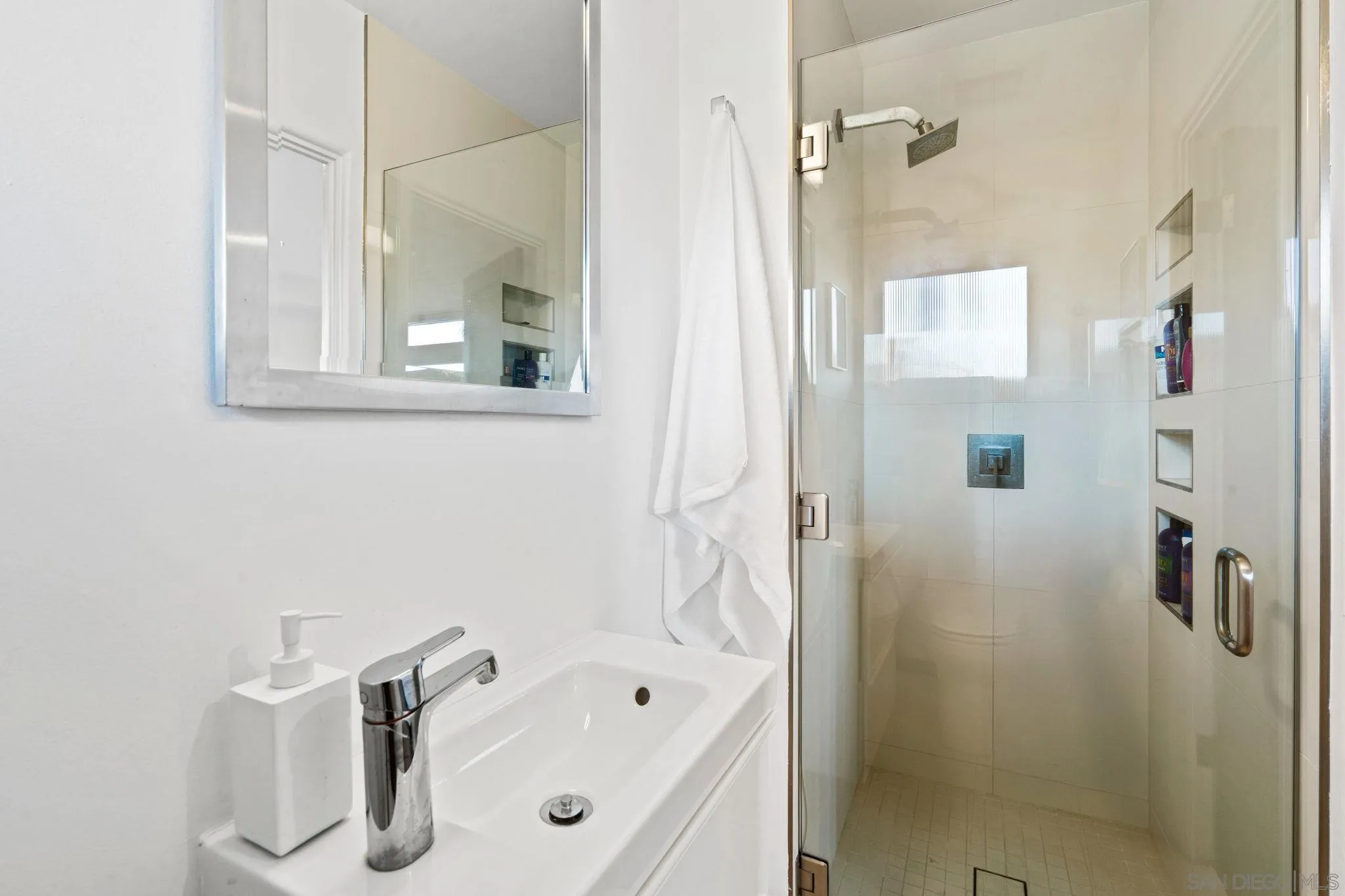 https://cdn.realtyfeed.com/cdn/127/250039760/22ef8a8ff8c827daab450df8d1ffd9fc.webp