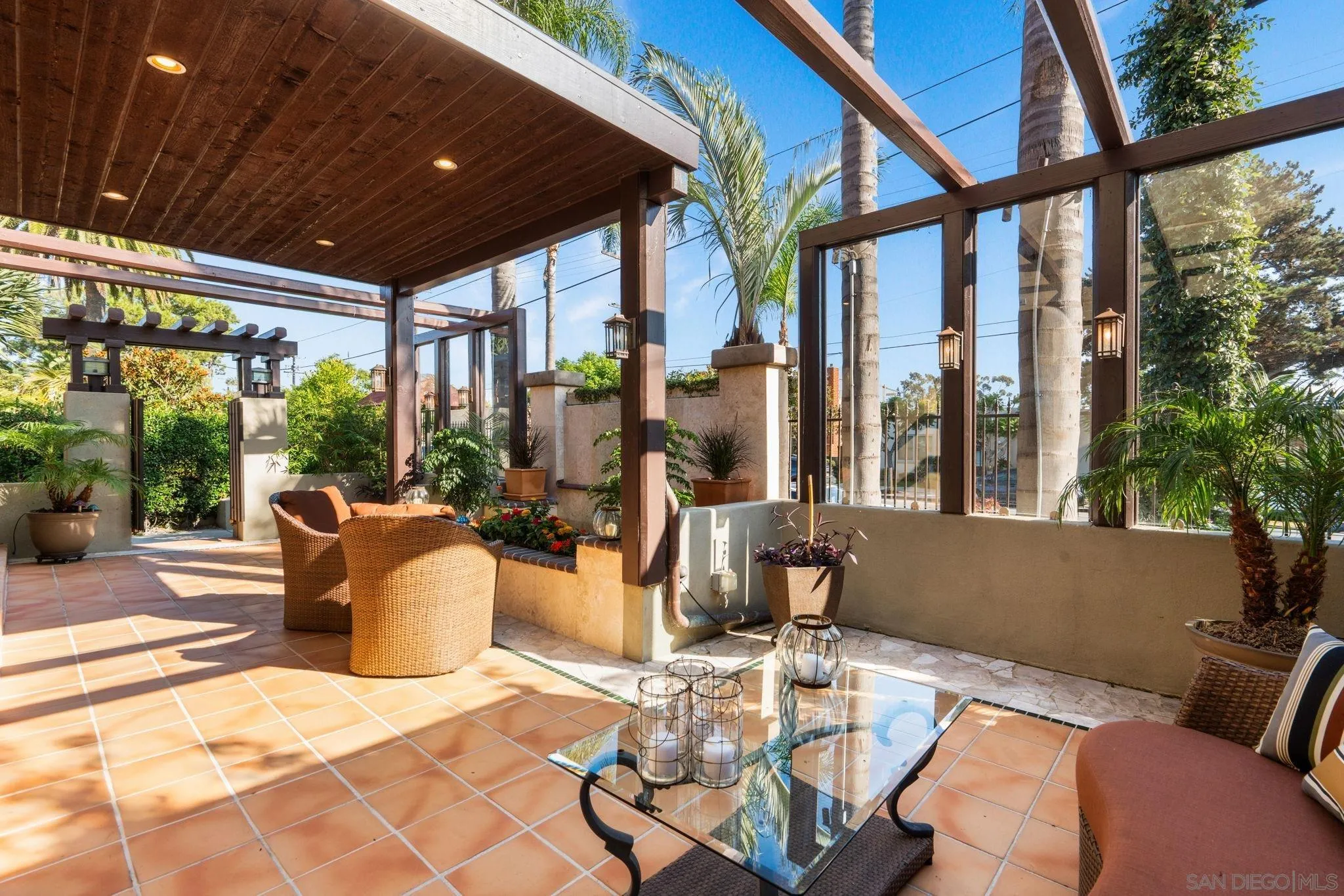 https://cdn.realtyfeed.com/cdn/127/250039760/6e4bd1cb3409ffed32ab2d16f4179a37.webp