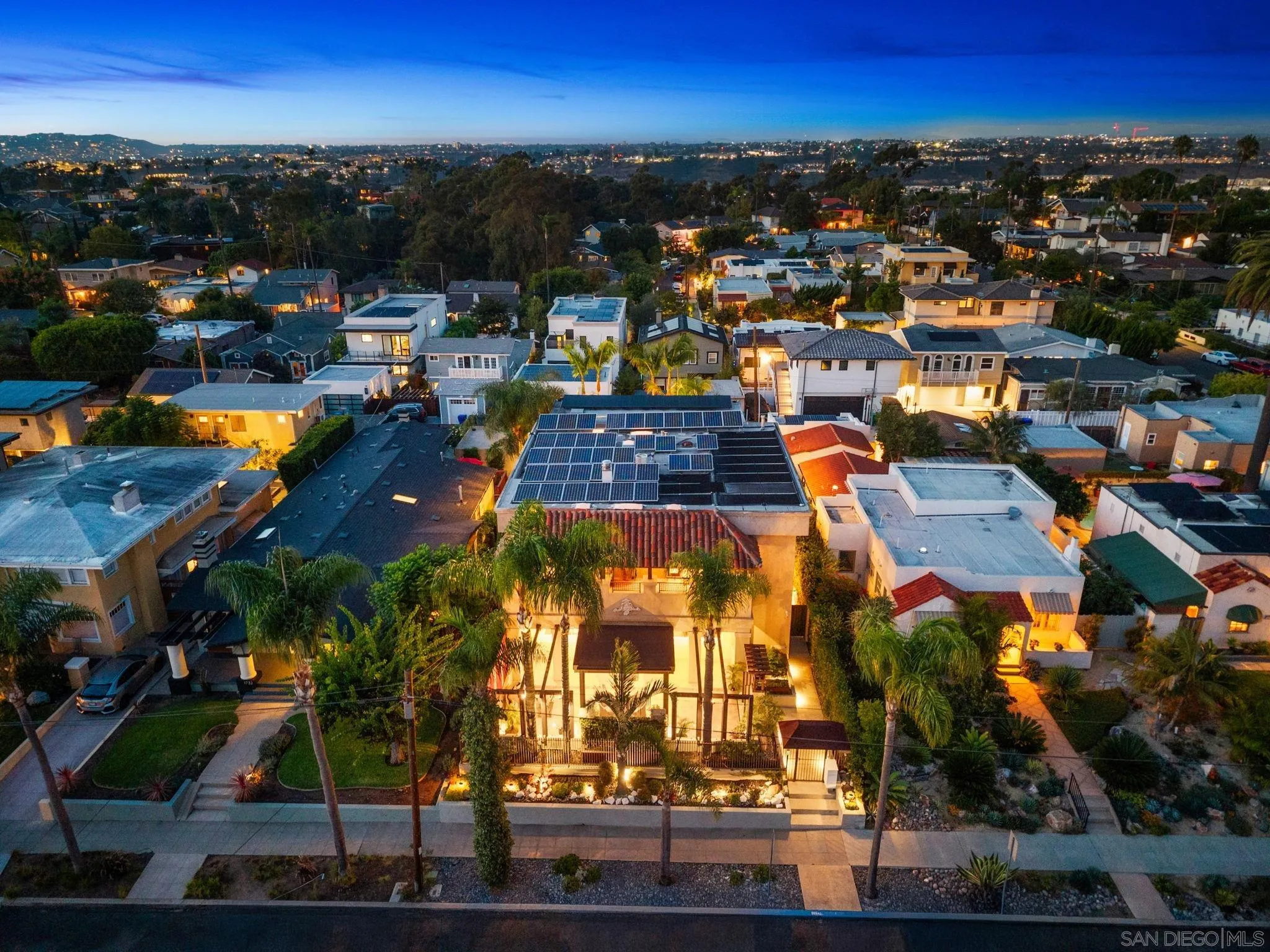https://cdn.realtyfeed.com/cdn/127/250039760/7906d1e1b203c7a2aa3ebe422ff6d6a6.webp