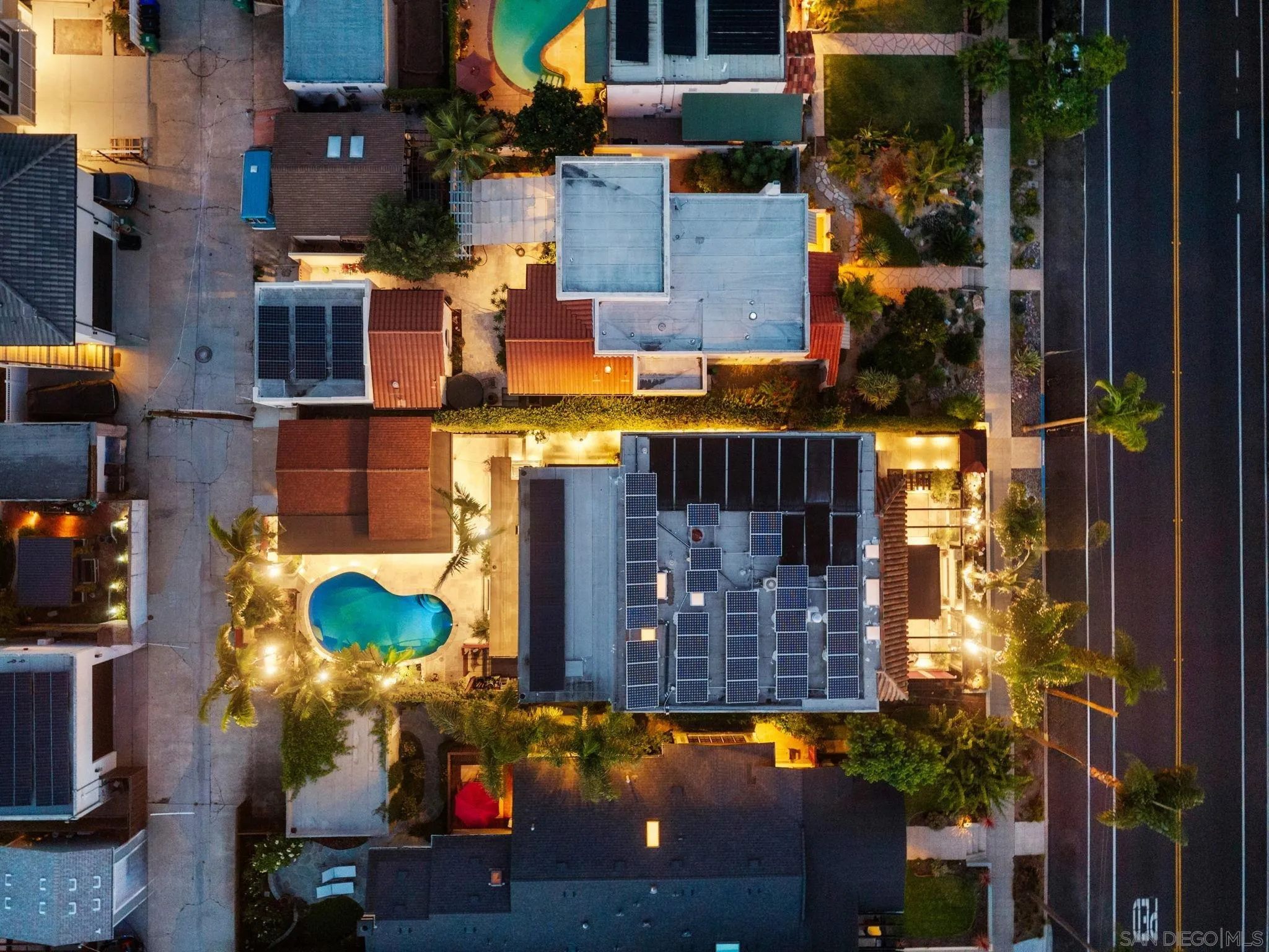 https://cdn.realtyfeed.com/cdn/127/250039760/c634543d7e91b57bed6ab51b9164c0cc.webp