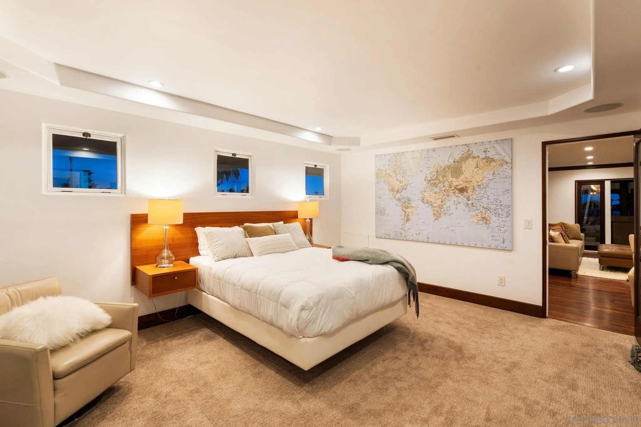 https://cdn.realtyfeed.com/cdn/127/250039760/f74c7f9d705422b03828e32a327ed437.webp