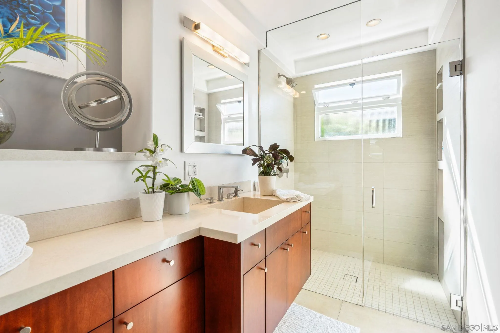 https://cdn.realtyfeed.com/cdn/127/250039760/ff45bd571d1a95b1a03ef722cf26eb5d.webp