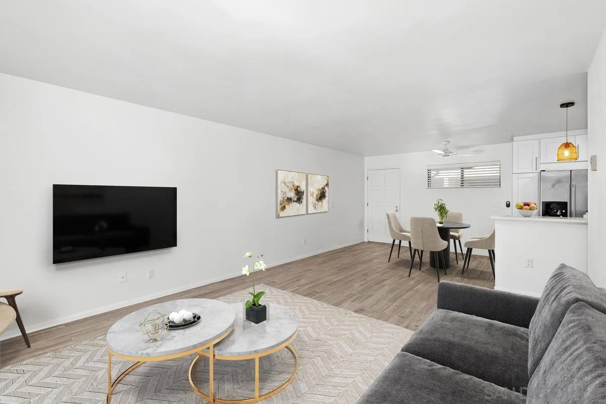 Photo #2: 250039767 Listing 