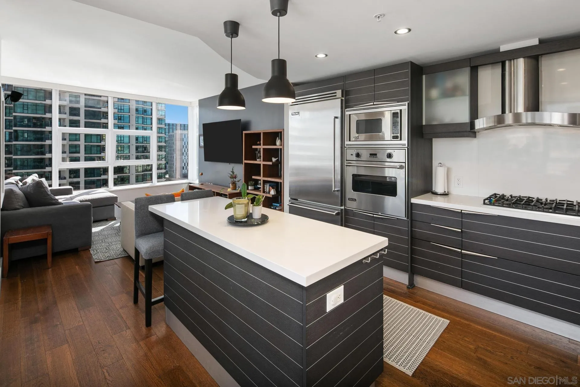 Photo #2: 250039775 Listing 