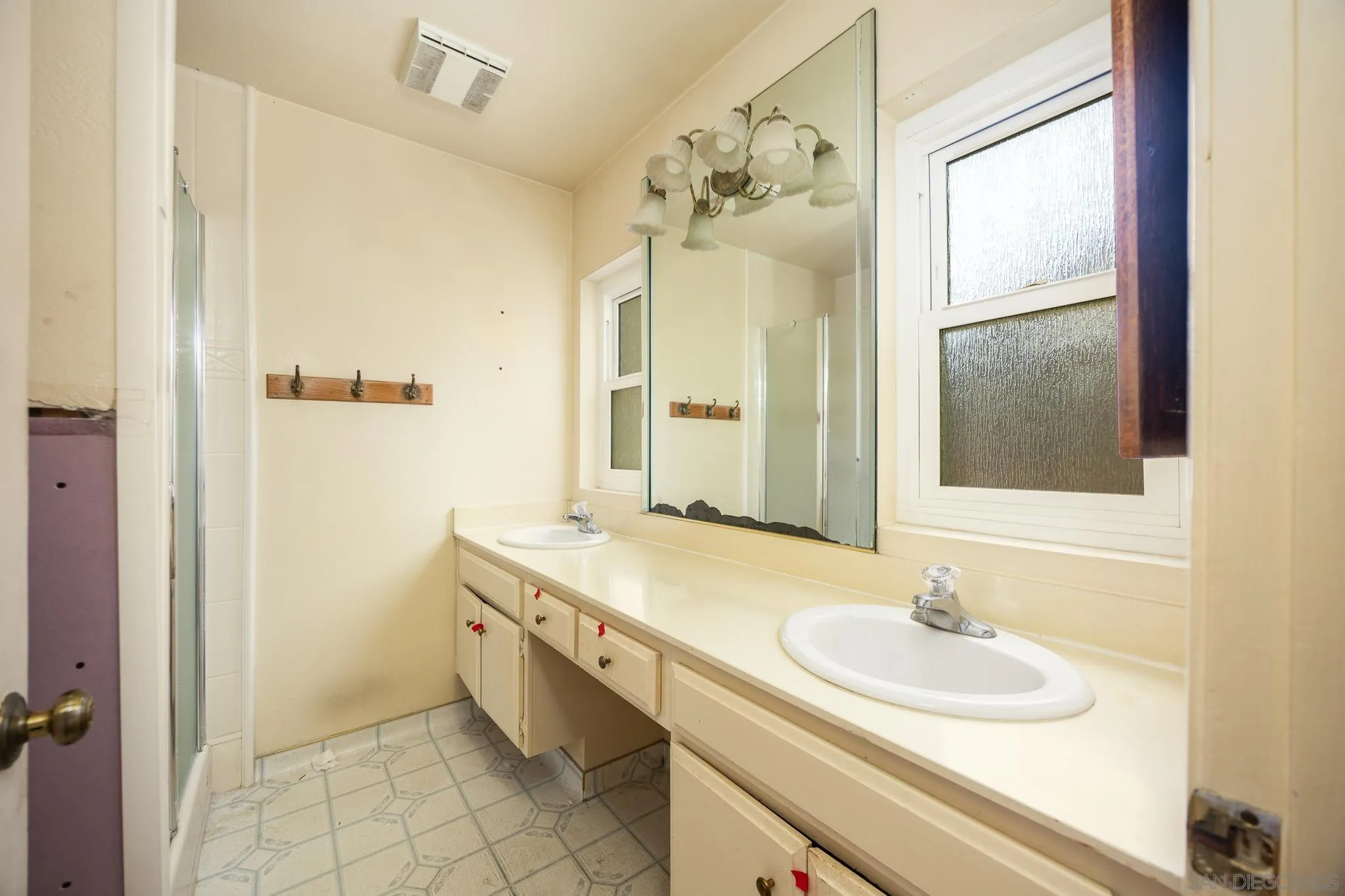 https://cdn.realtyfeed.com/cdn/127/250039782/7cfcbcb0e59bfd1322b8ab50c0a204af.webp