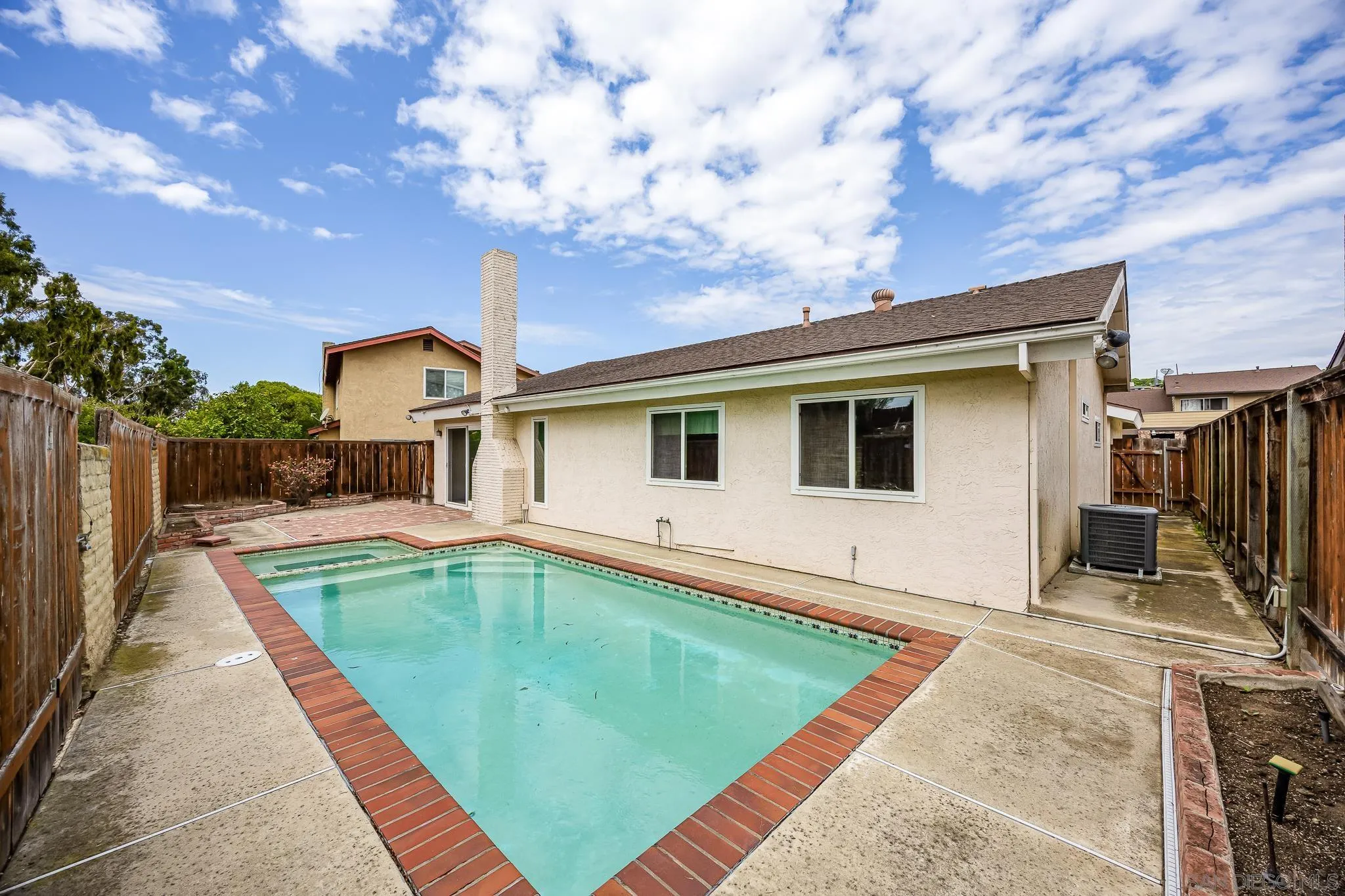 https://cdn.realtyfeed.com/cdn/127/250039782/931a1a2329fbb389da4a62ffb3a35752.webp