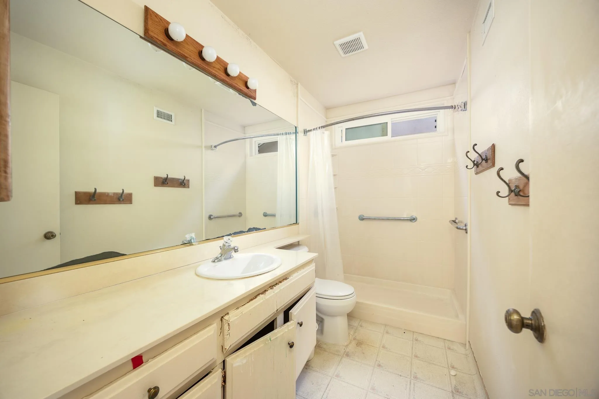 https://cdn.realtyfeed.com/cdn/127/250039782/d0ce94ffe48287a301107b56260d0643.webp