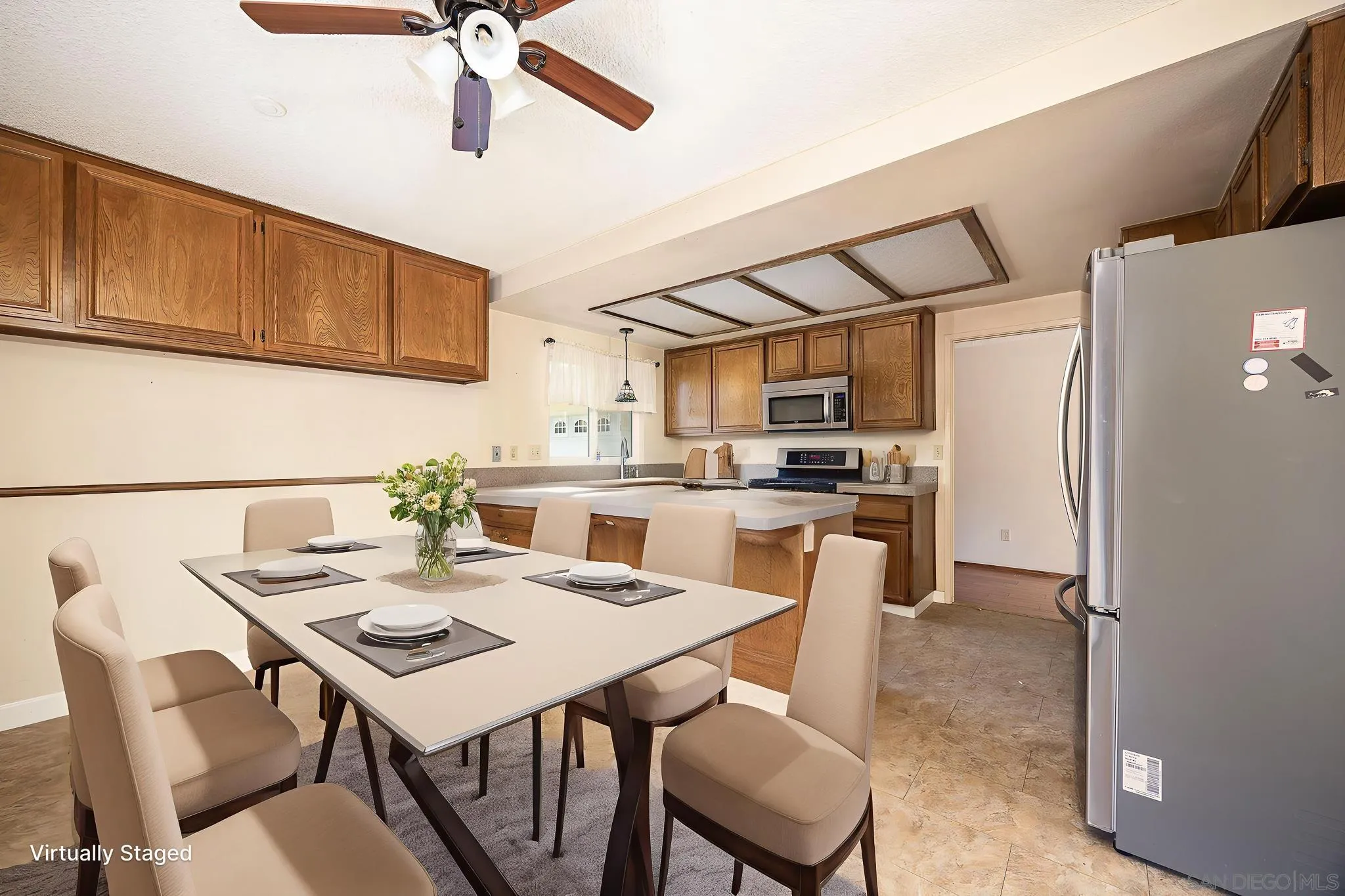 https://cdn.realtyfeed.com/cdn/127/250039782/fb65e6c7b6eb29a187b4e7f7b6d7a3f3.webp