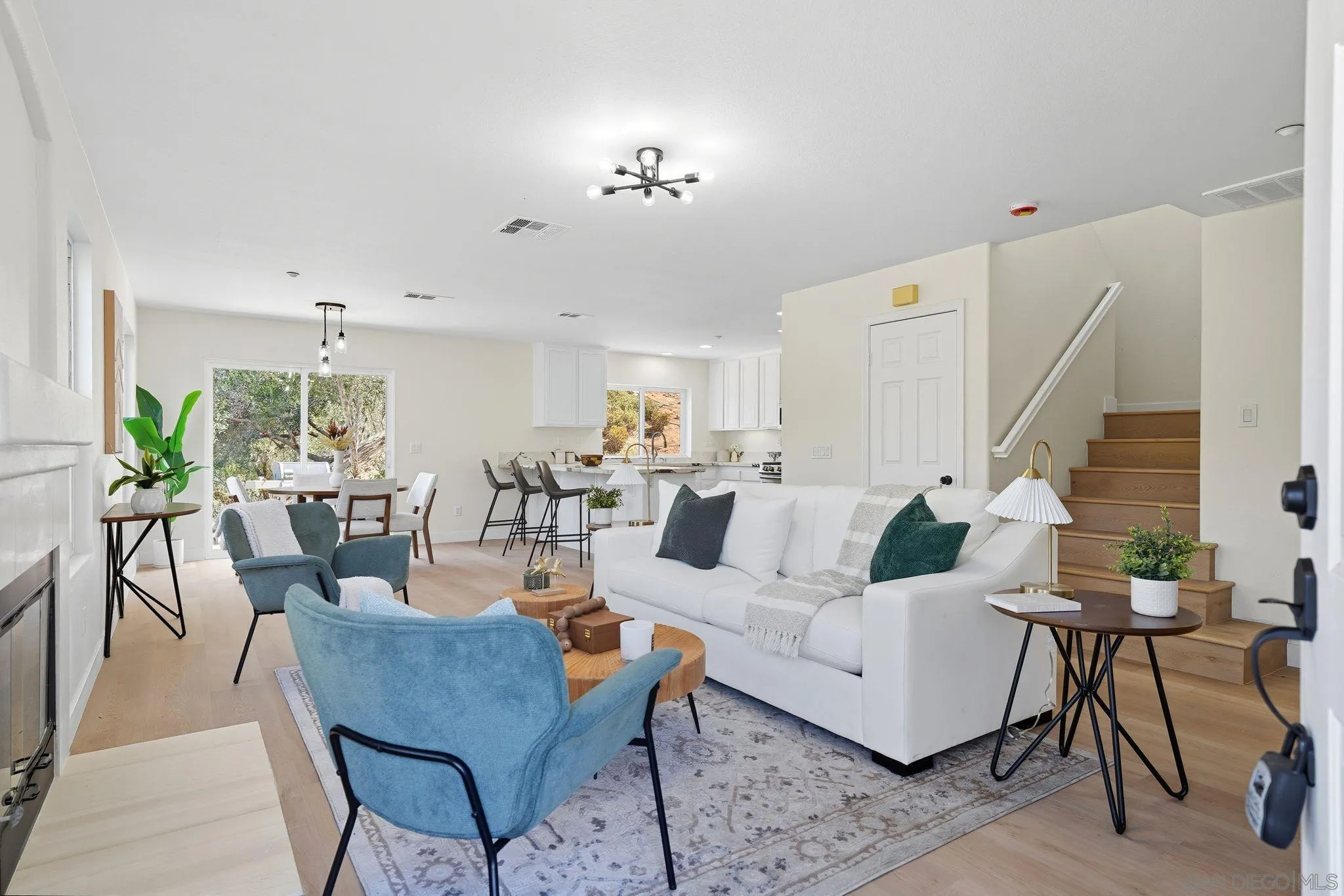 https://cdn.realtyfeed.com/cdn/127/250039785/09515ed116152250d461f00ae8398b7d.webp