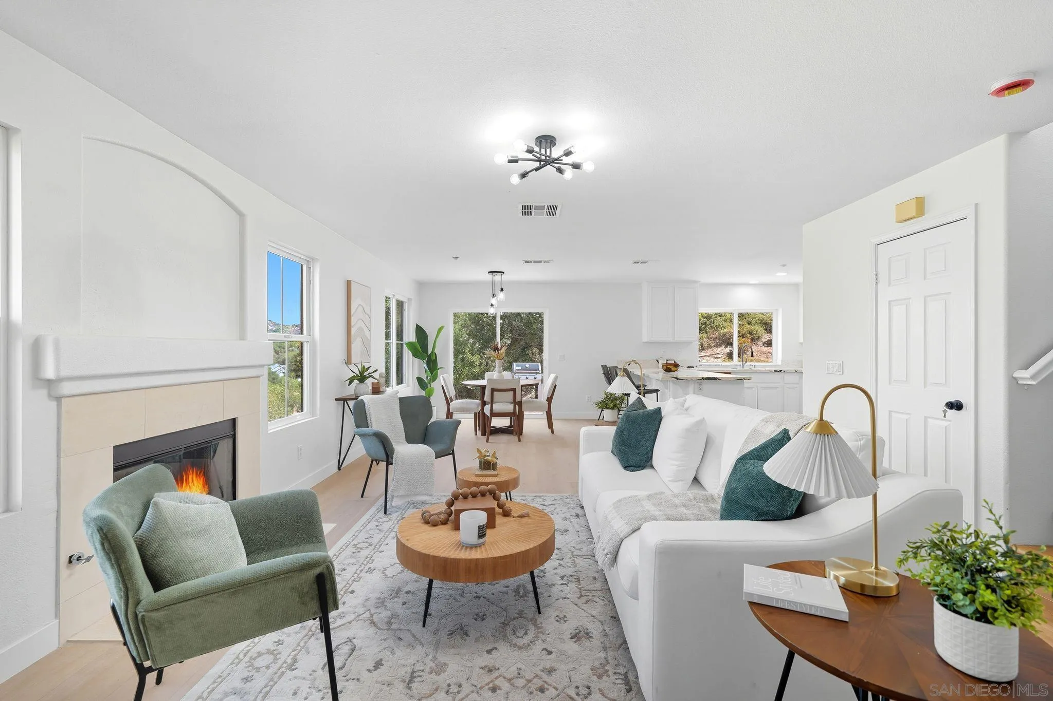 https://cdn.realtyfeed.com/cdn/127/250039785/765716e7c5d49dde36f22b6c7508a964.webp