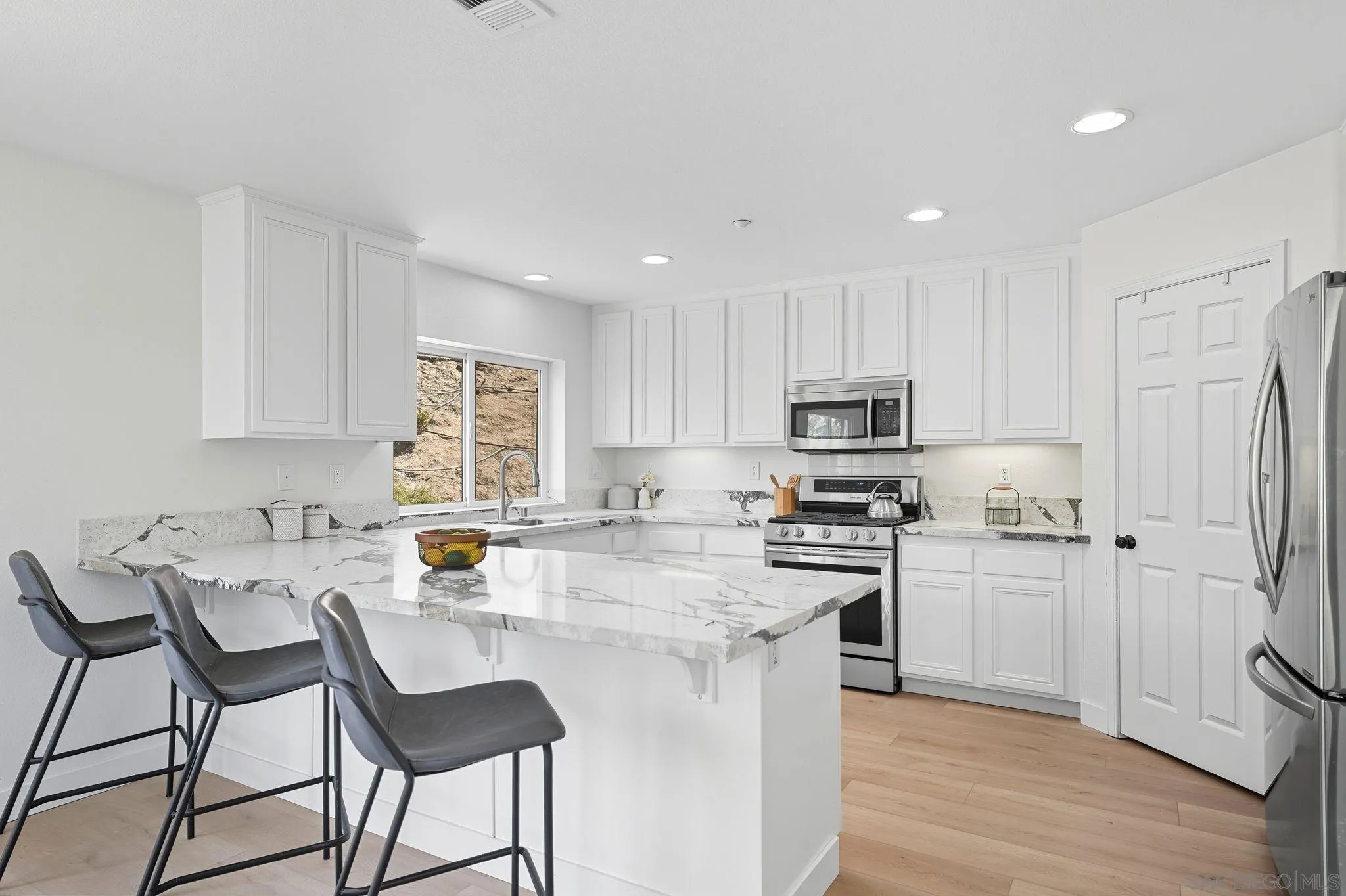 https://cdn.realtyfeed.com/cdn/127/250039785/815886e77cd688cc28434c50900f7f27.webp