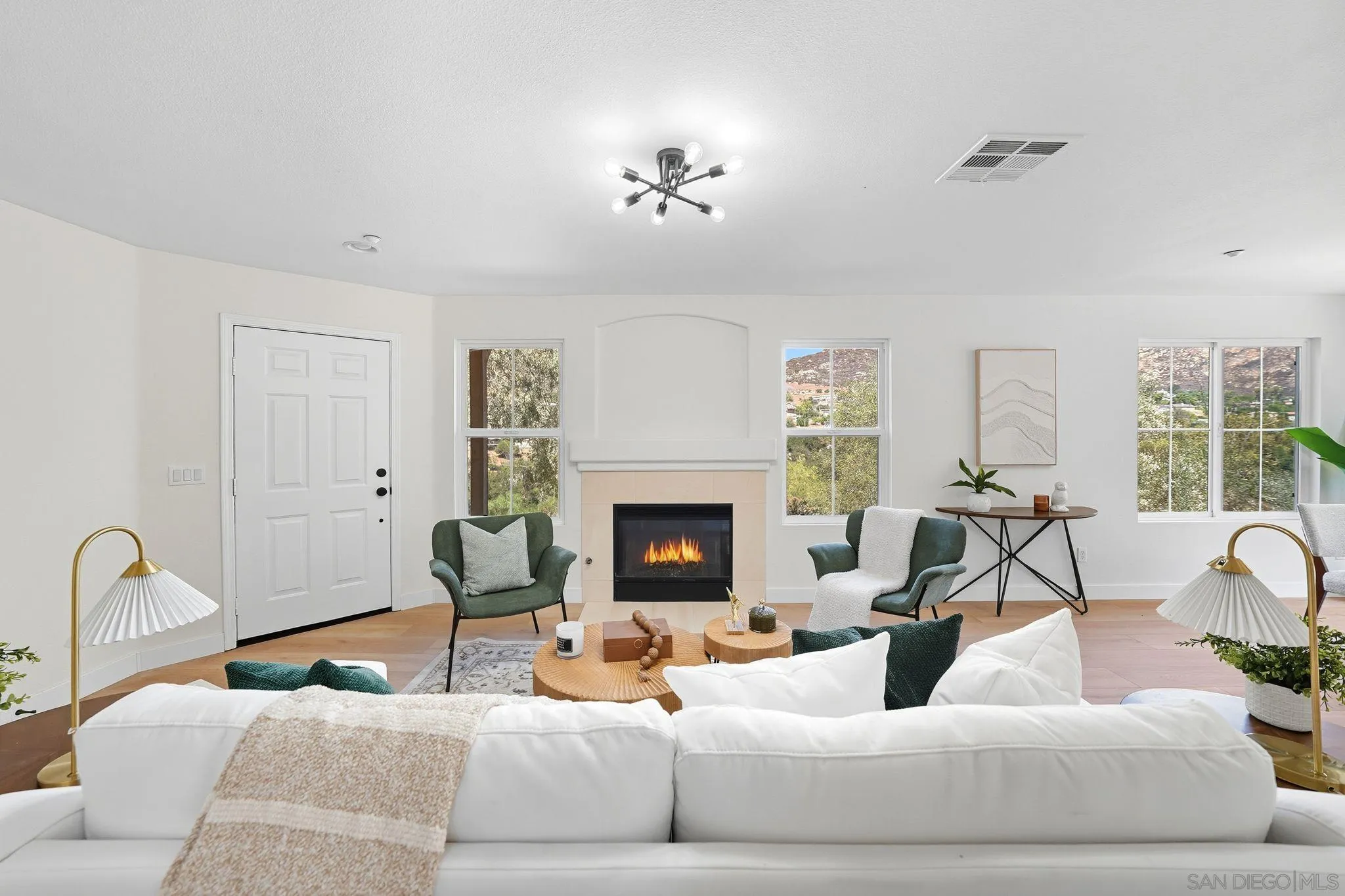 https://cdn.realtyfeed.com/cdn/127/250039785/a71036c9fd109de3260b282110fe1f2a.webp