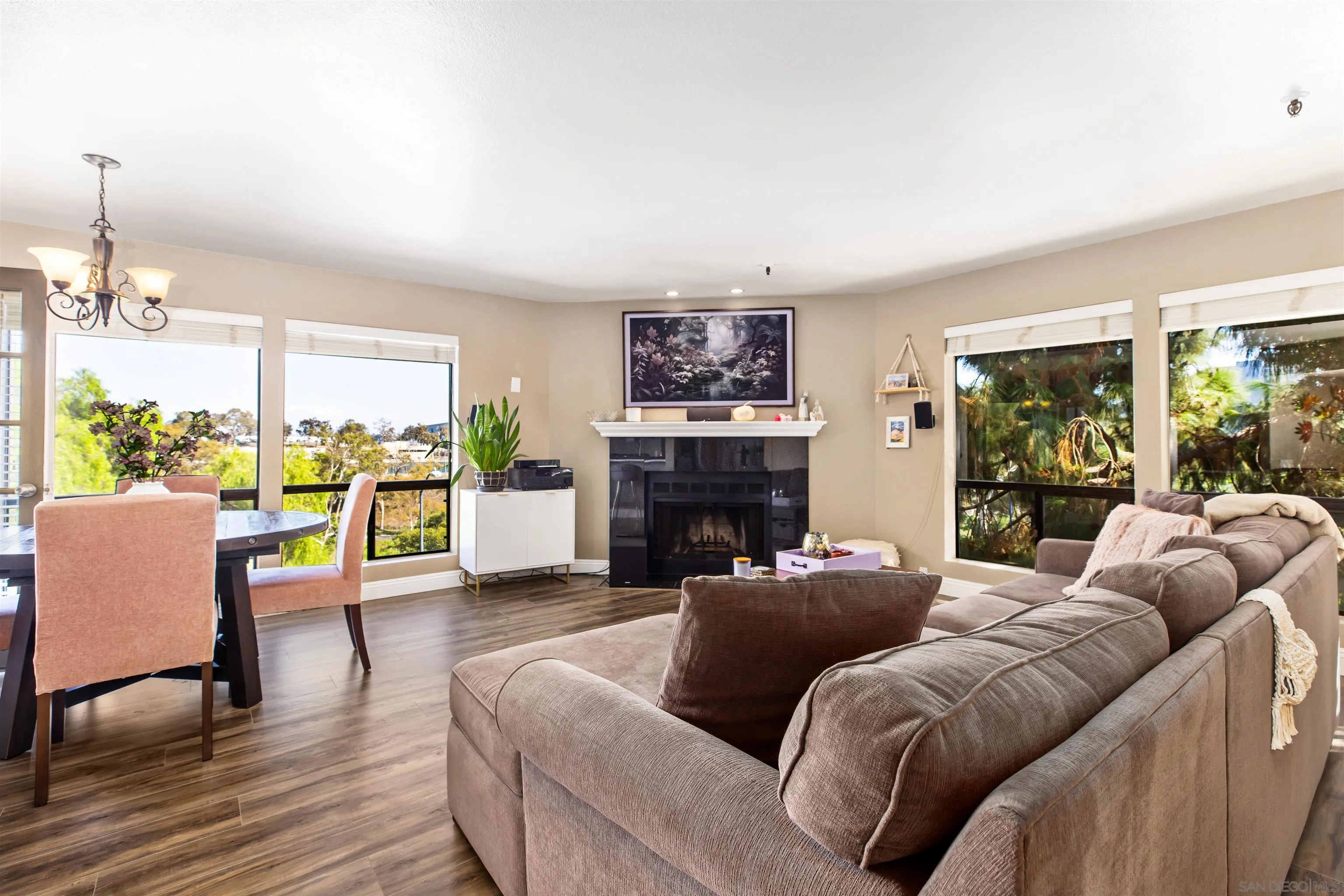 Photo #4: 250039787 Listing 