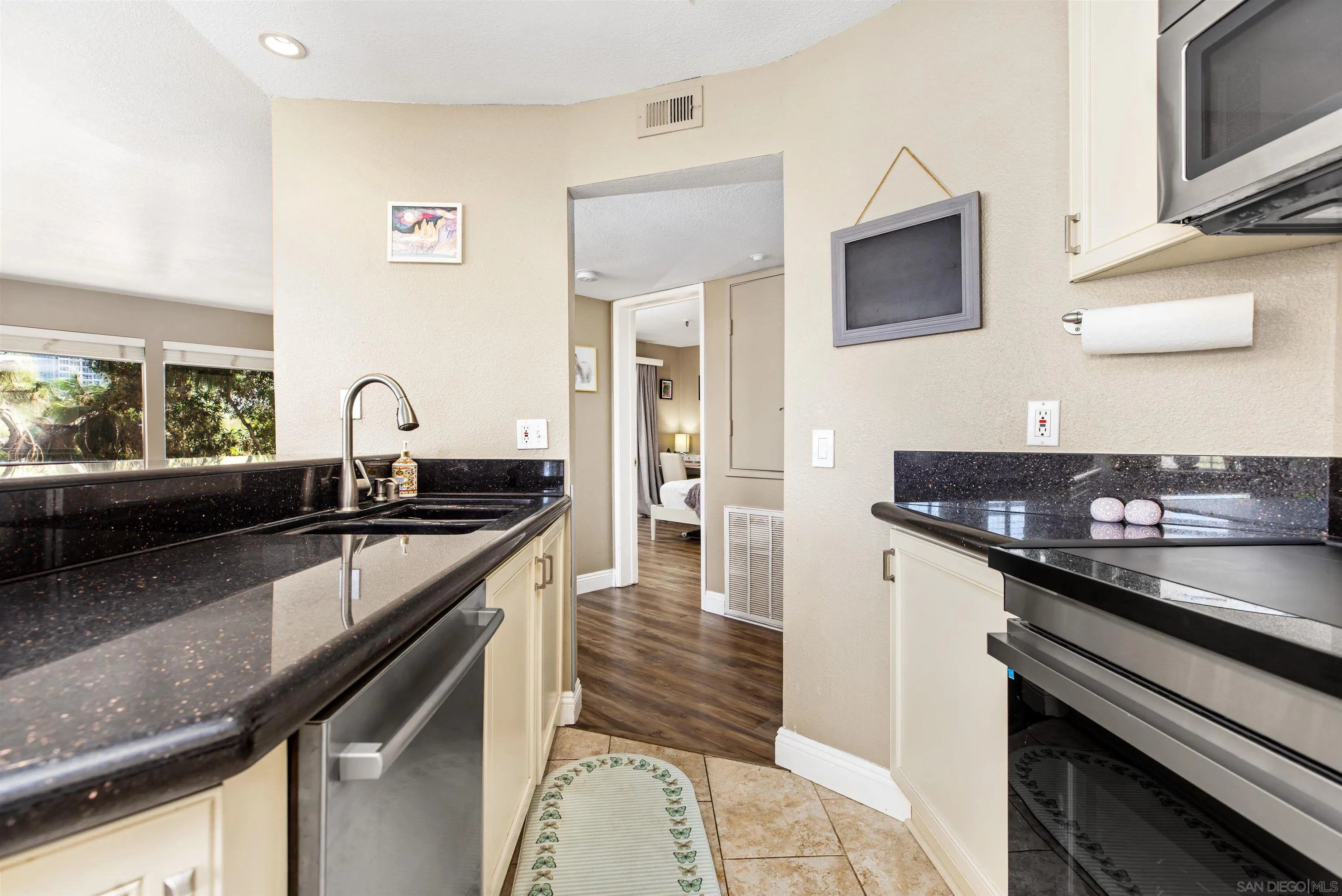 Photo #10: 250039787 Listing: Photo #10