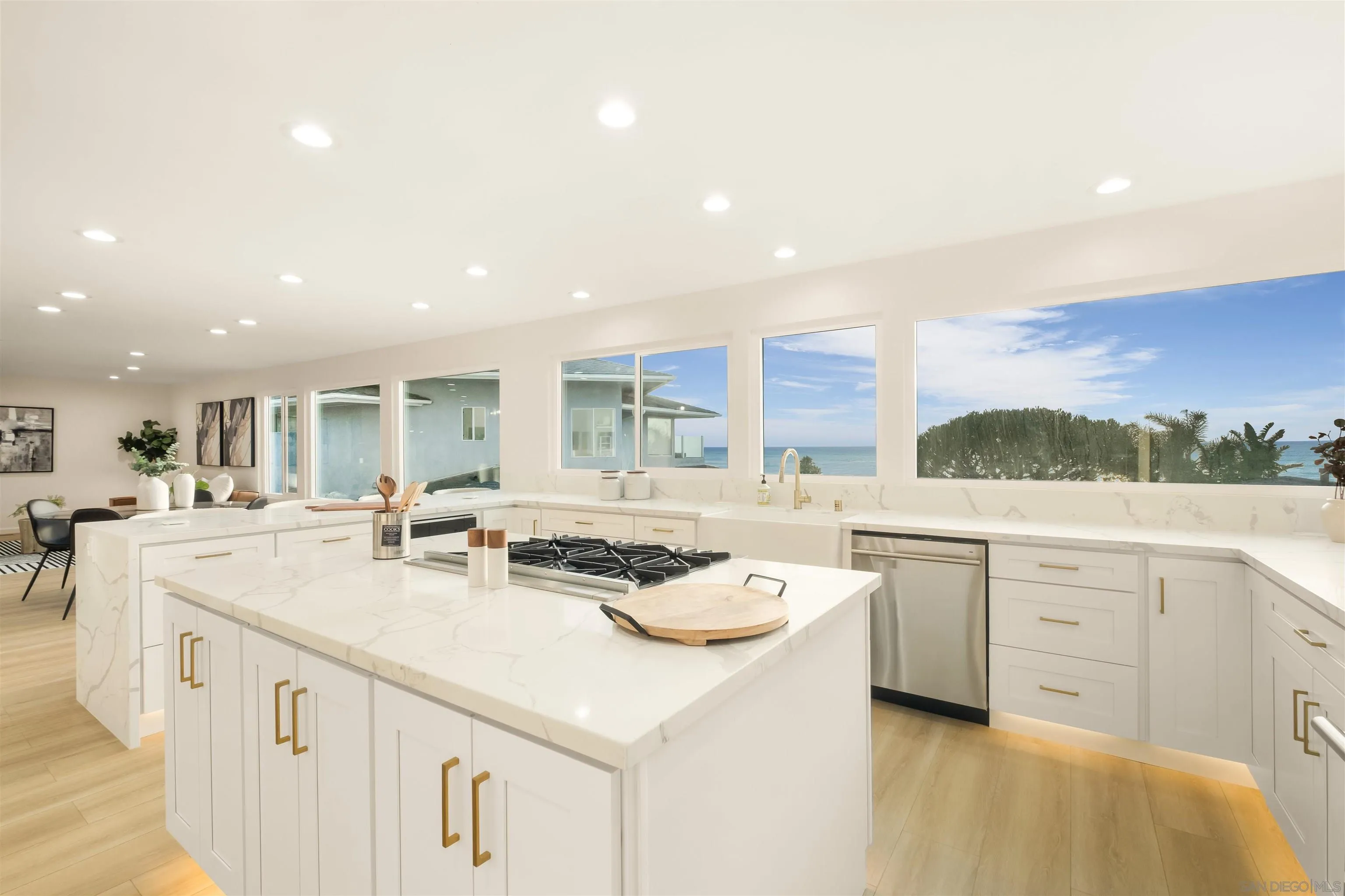 https://cdn.realtyfeed.com/cdn/127/250039789/9575d8186873fc15b48a2555f3e43cd5.webp