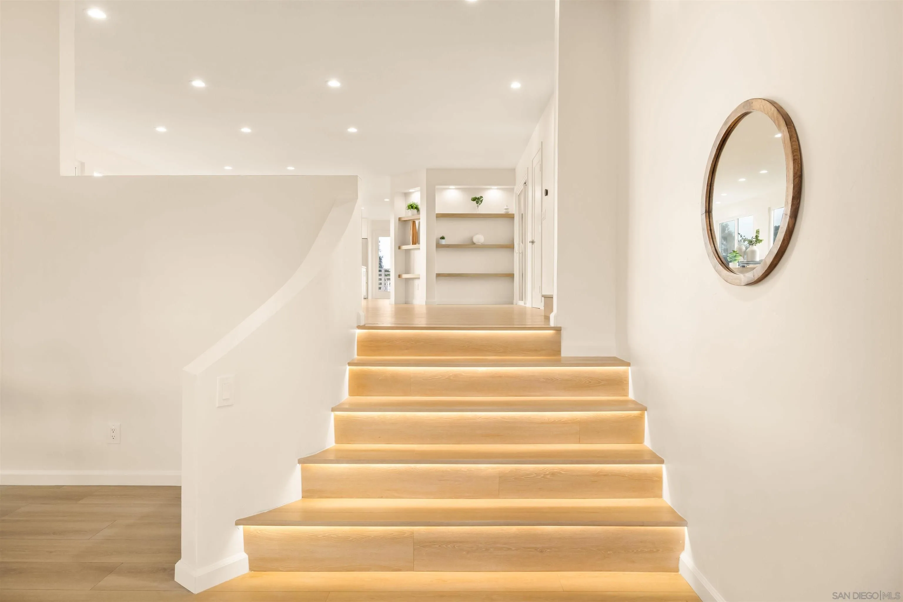 https://cdn.realtyfeed.com/cdn/127/250039789/bed4ac85d2c03337e3ec966949c81583.webp
