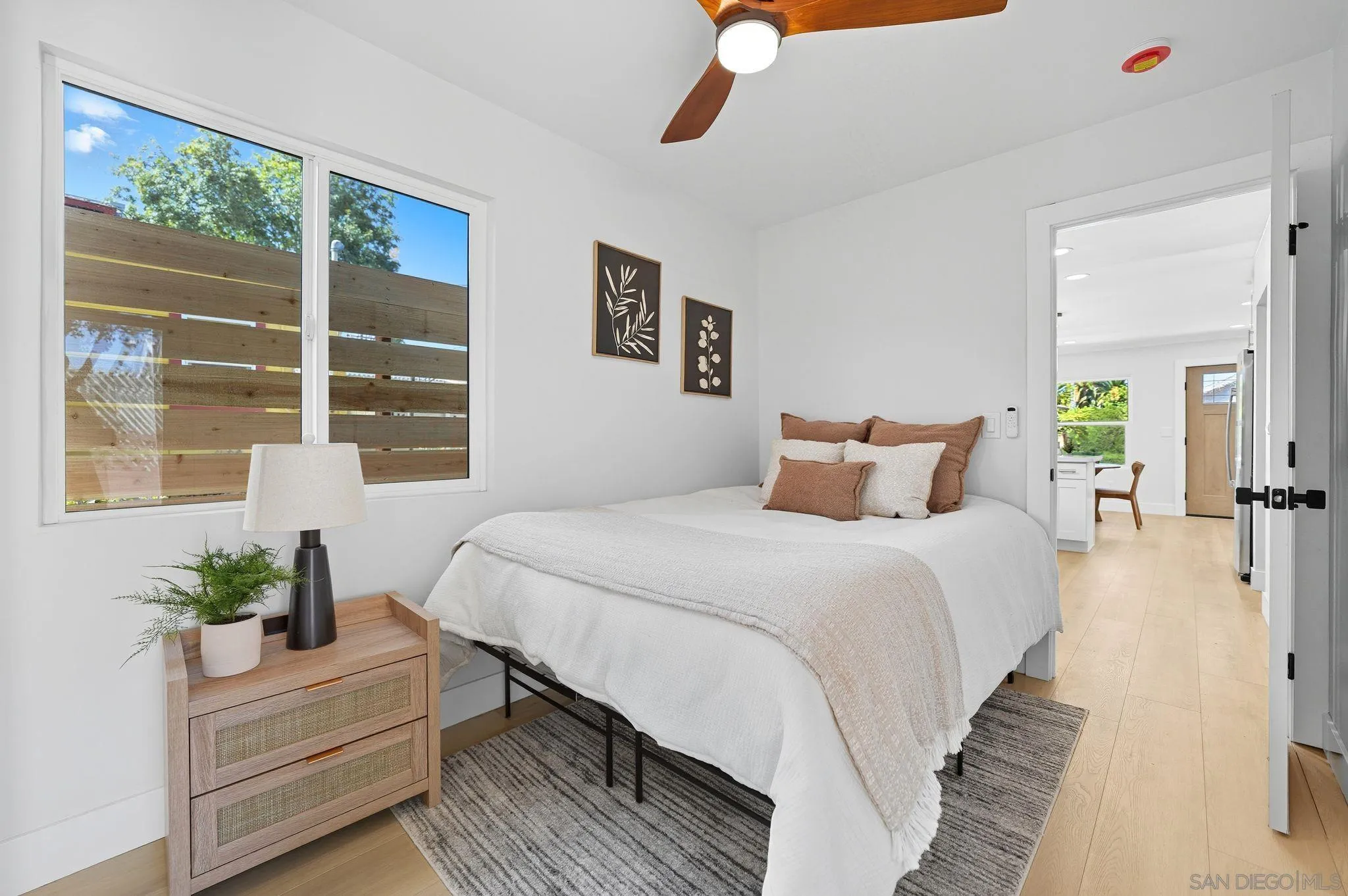 https://cdn.realtyfeed.com/cdn/127/250039791/2c2ce17a845b45c4bc6b823f1a85bef7.webp