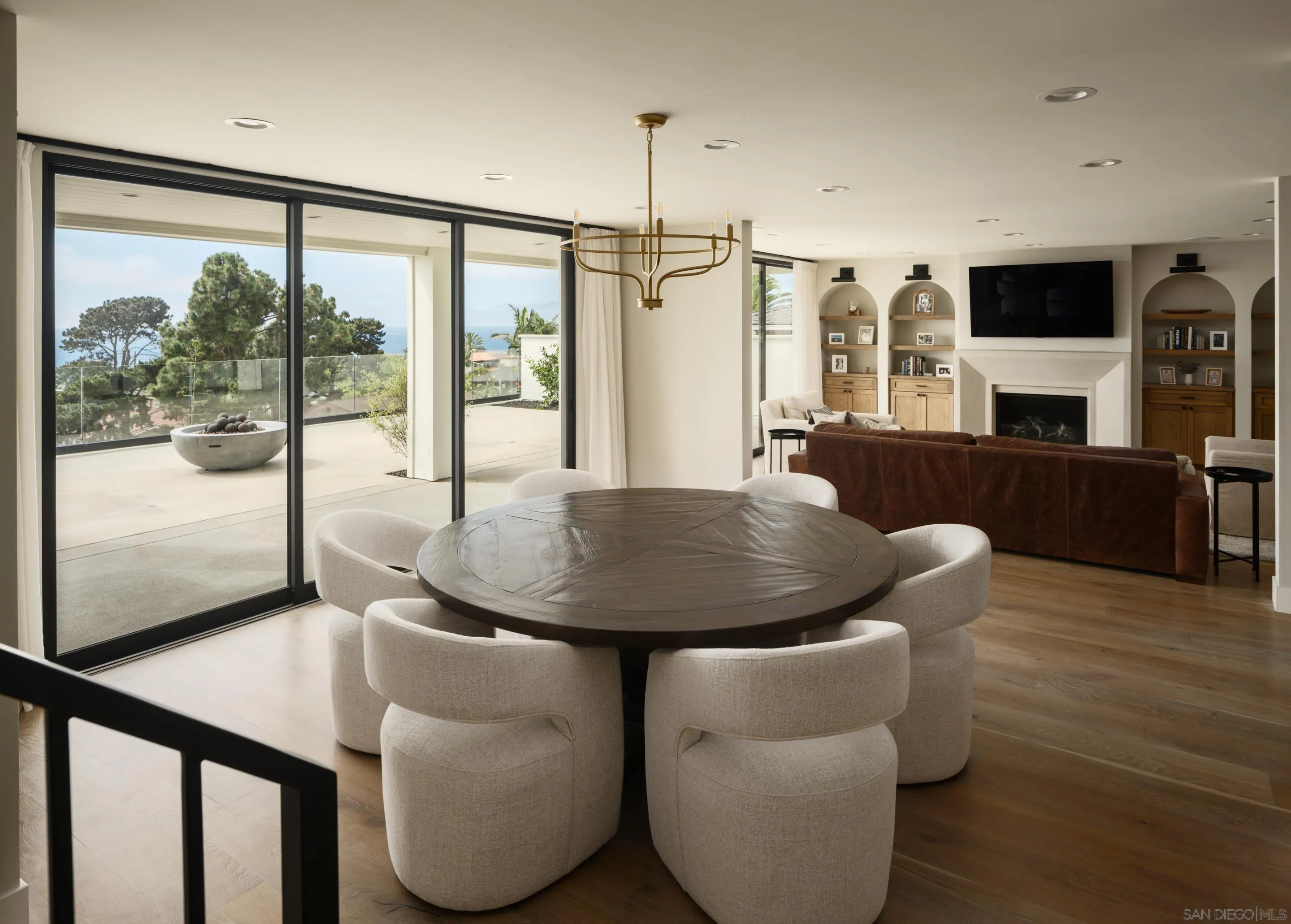https://cdn.realtyfeed.com/cdn/127/250039795/5b07089f155a34237f4675fa8e6811fb.webp
