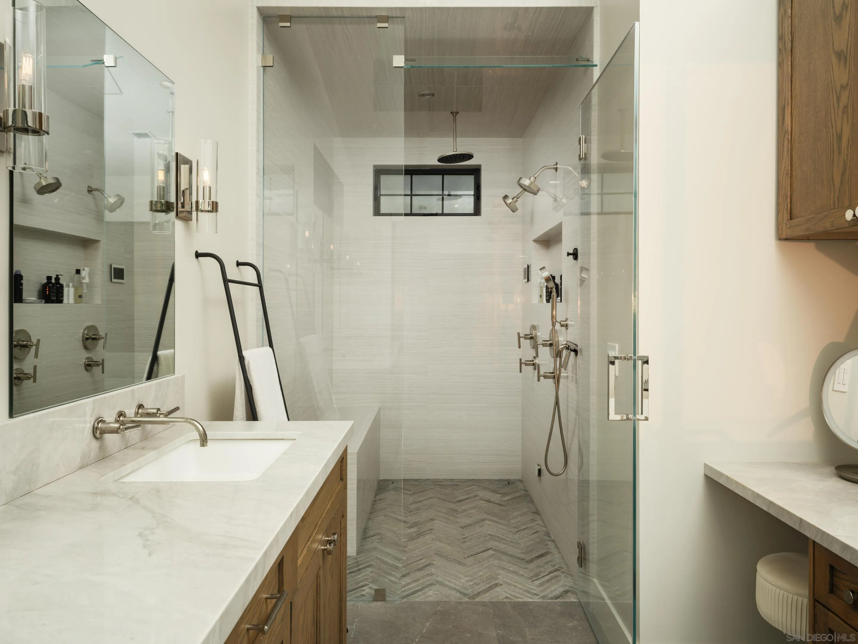 https://cdn.realtyfeed.com/cdn/127/250039795/734b5ceef4dfc99bedd640c5b4bda8f0.webp