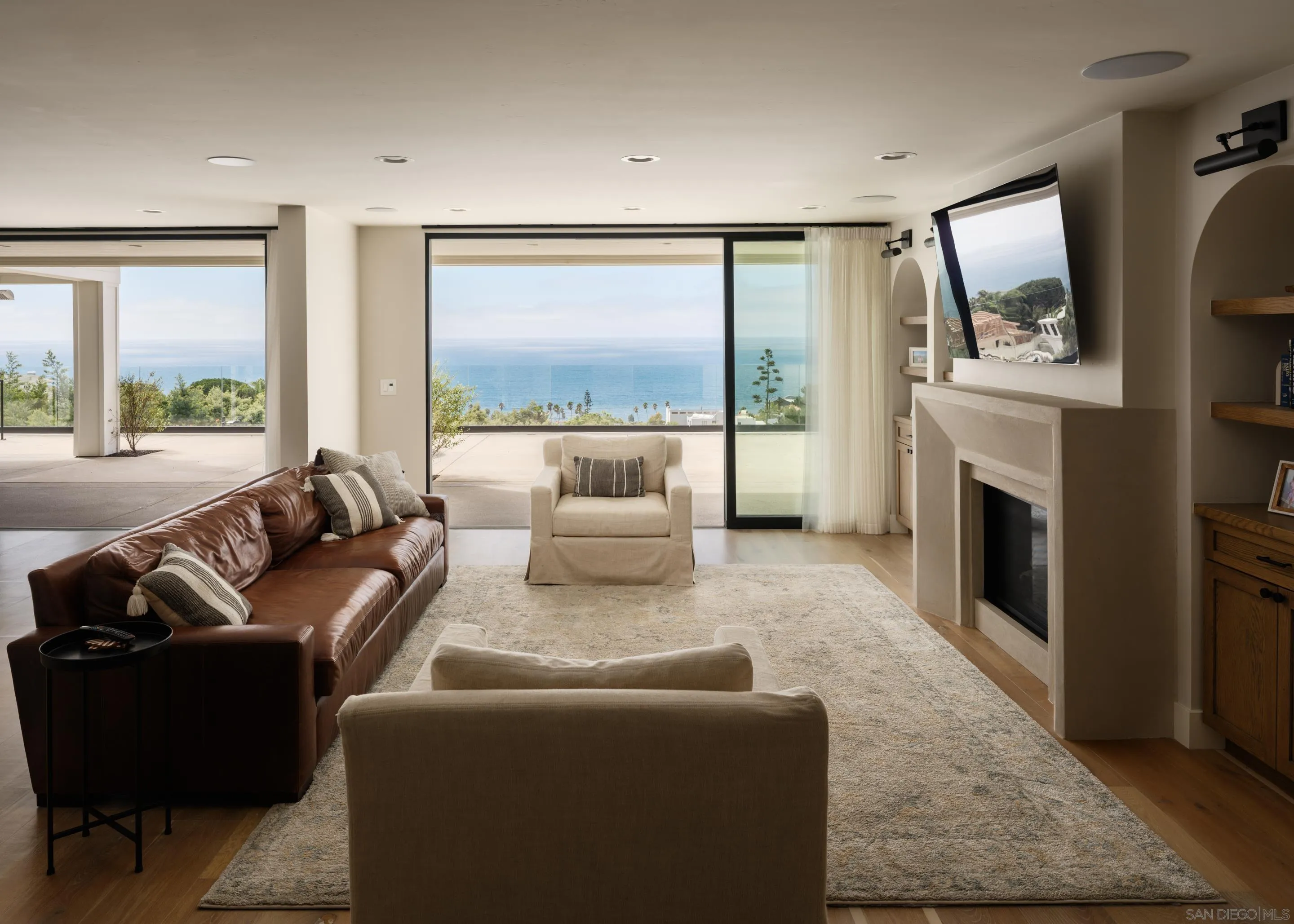 https://cdn.realtyfeed.com/cdn/127/250039795/7d9da826f7bfc303584b867ad0d68d37.webp
