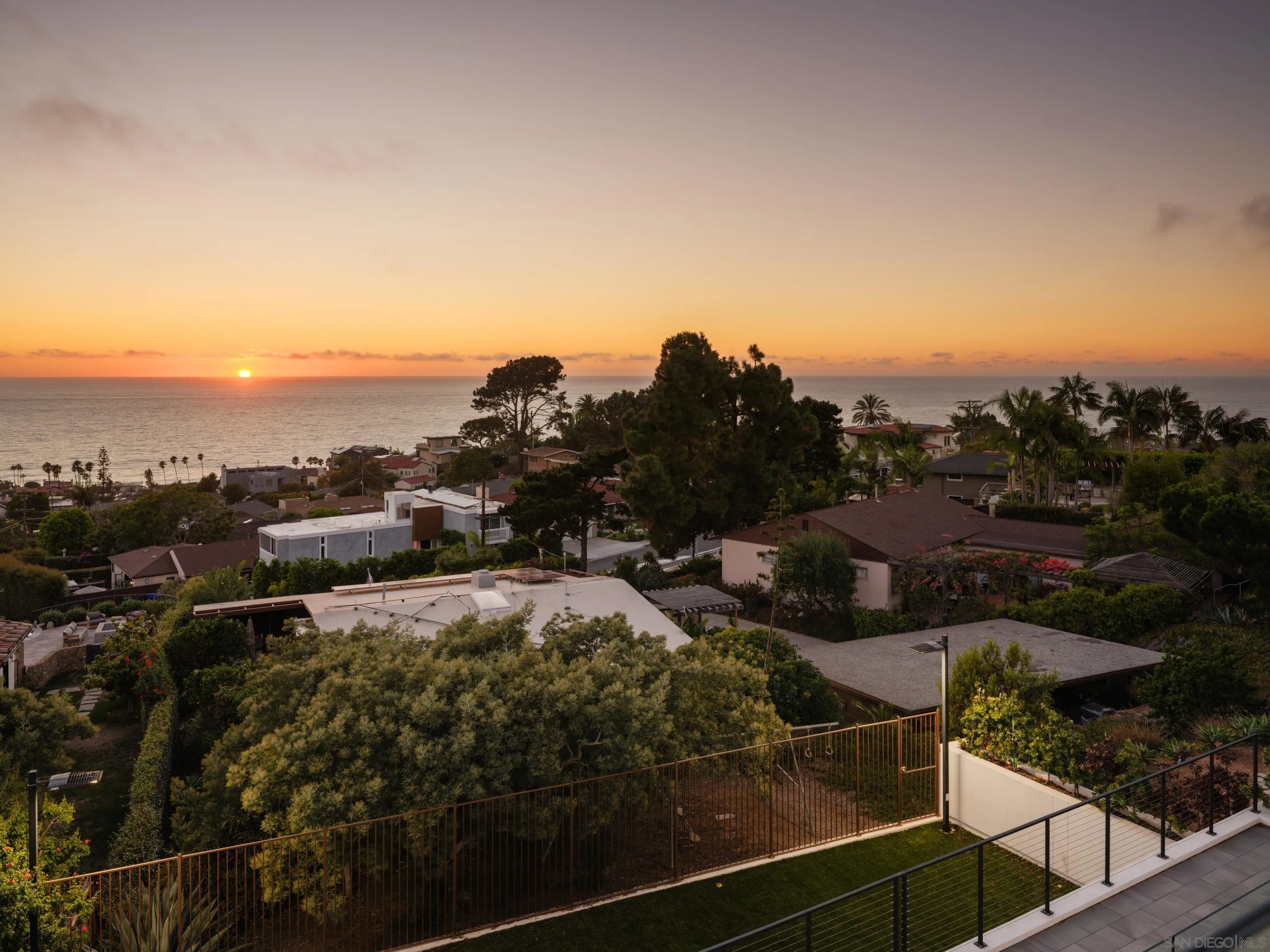 https://cdn.realtyfeed.com/cdn/127/250039795/c40cb218d5a0bd7e424d1e6db6a8d5b1.webp