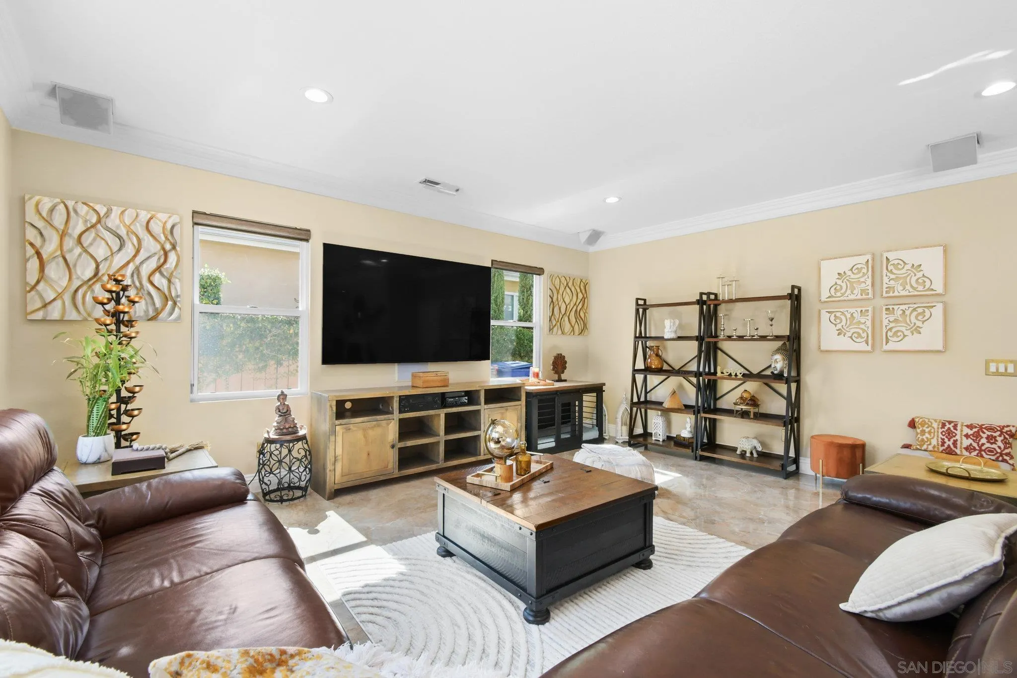 https://cdn.realtyfeed.com/cdn/127/250039800/1f2a0d3abed420515d1635dea3dc79d7.webp