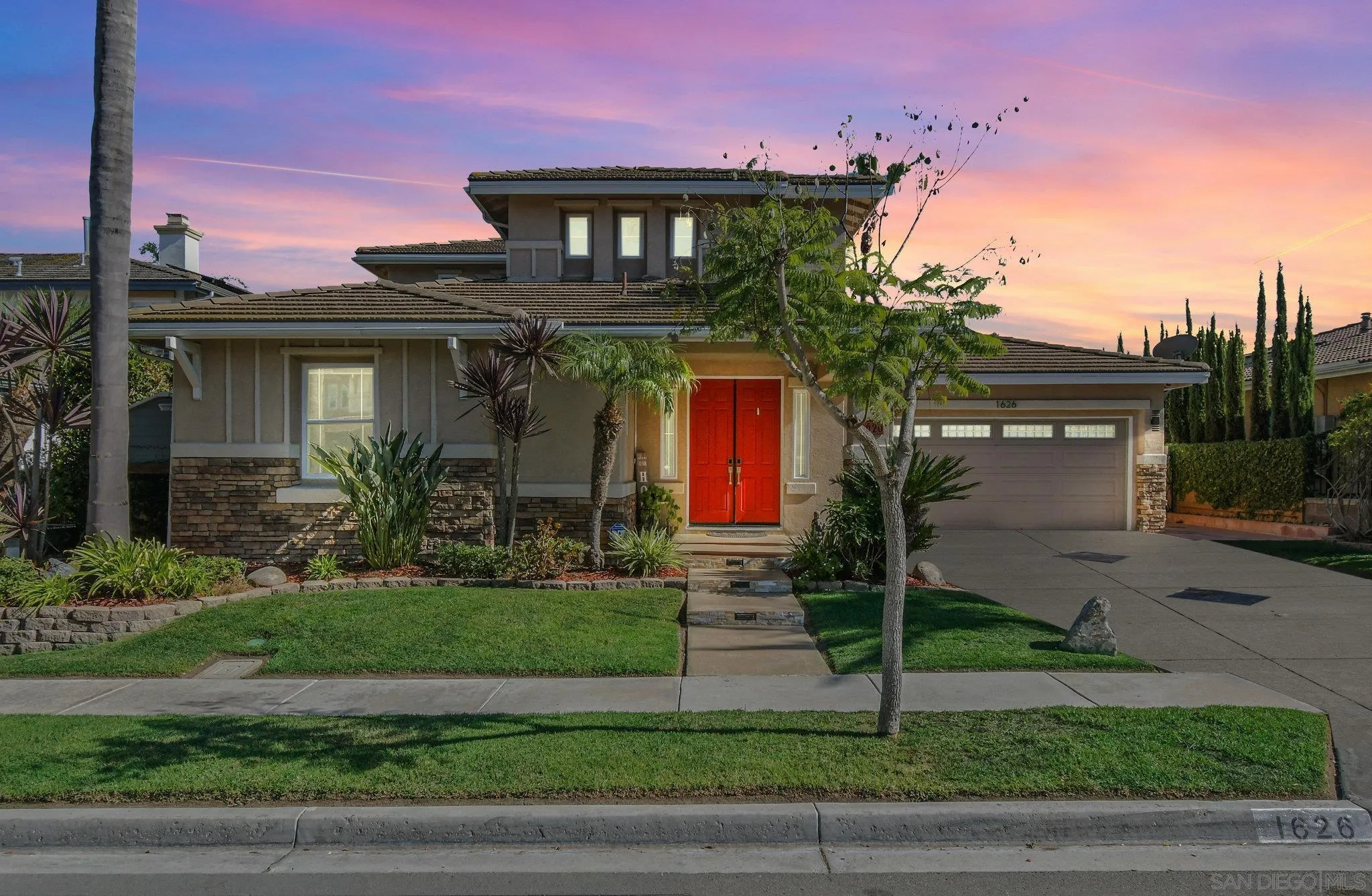 https://cdn.realtyfeed.com/cdn/127/250039800/ac74bf7bebf54e61eb5f9d34b5913469.webp
