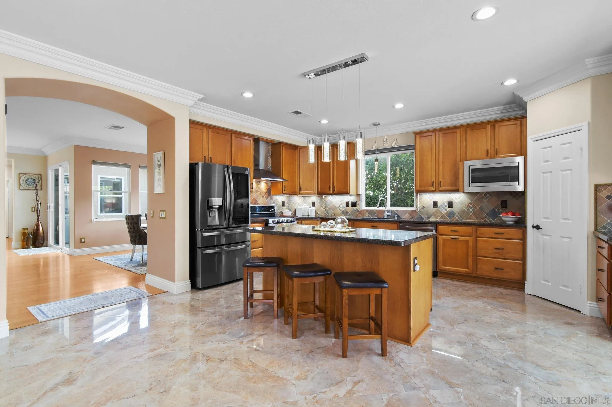 https://cdn.realtyfeed.com/cdn/127/250039800/d8a077e2be928fc37d1dd98b845197b8.webp