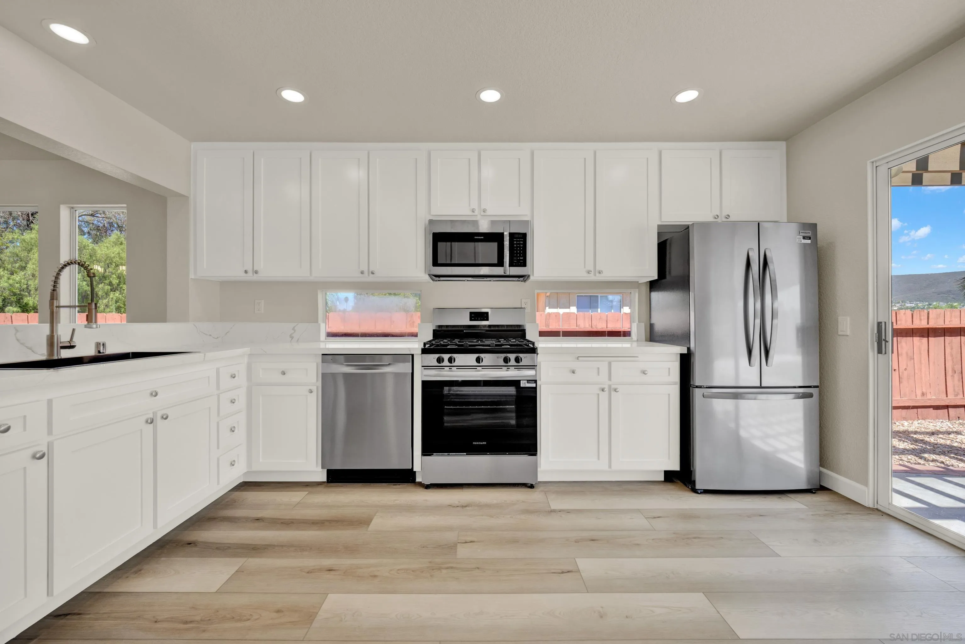 https://cdn.realtyfeed.com/cdn/127/250039801/5471a6d894faf6ccedcc92a8cedf99ea.webp