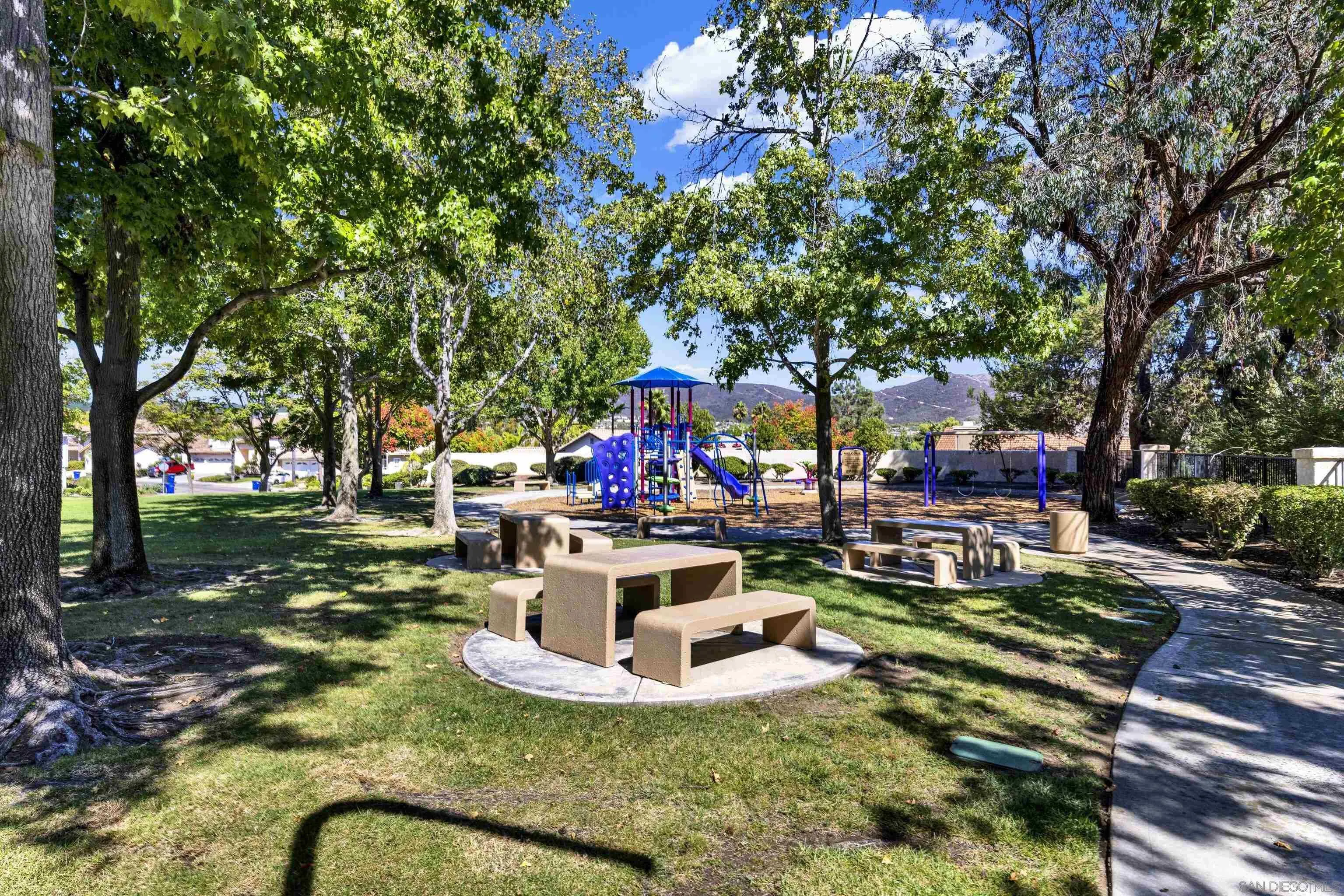 https://cdn.realtyfeed.com/cdn/127/250039801/83ca1df8c795ef49d75dd29ec0de6d0c.webp