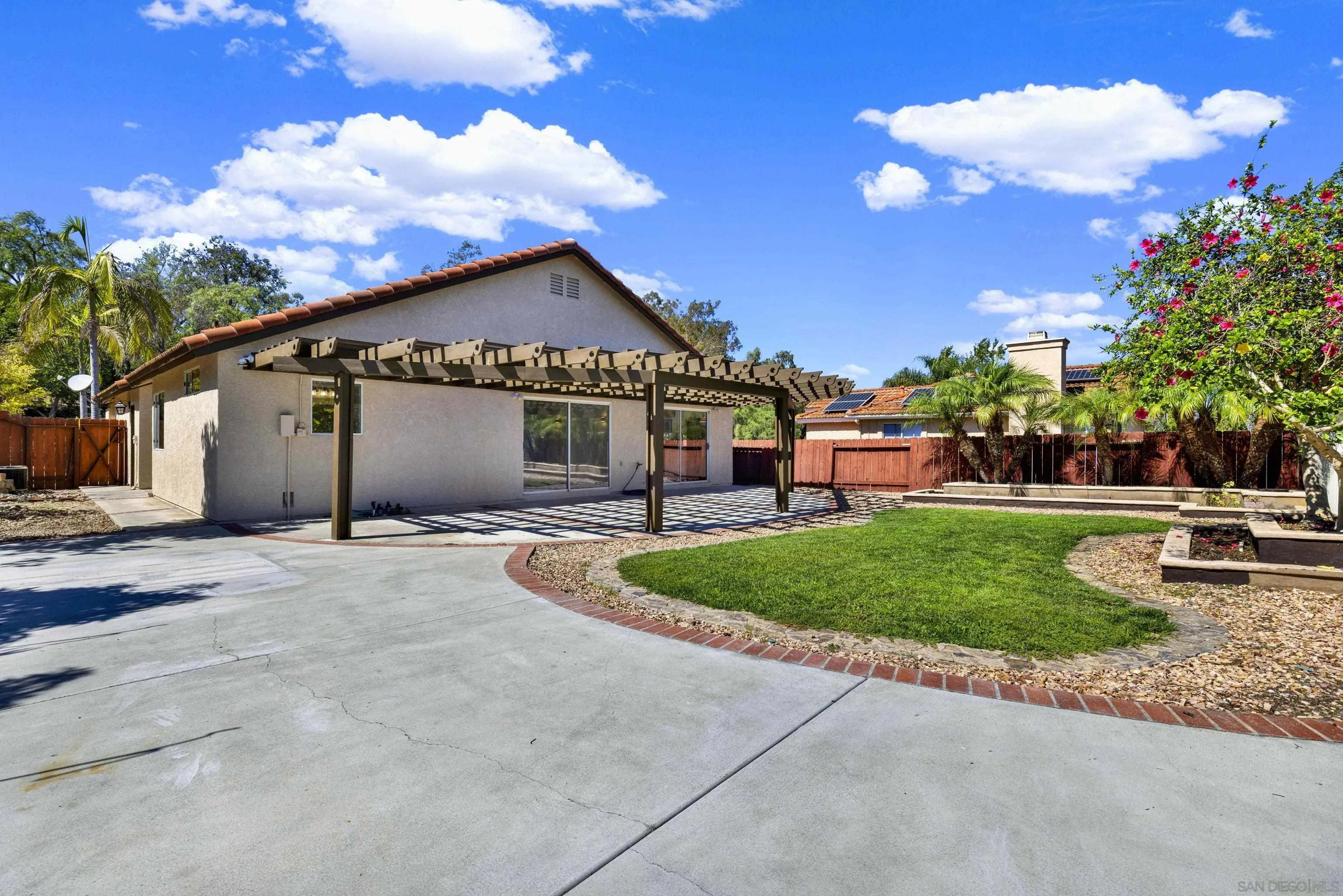 https://cdn.realtyfeed.com/cdn/127/250039801/caa2dbc1799324e87c867000ab4f1763.webp