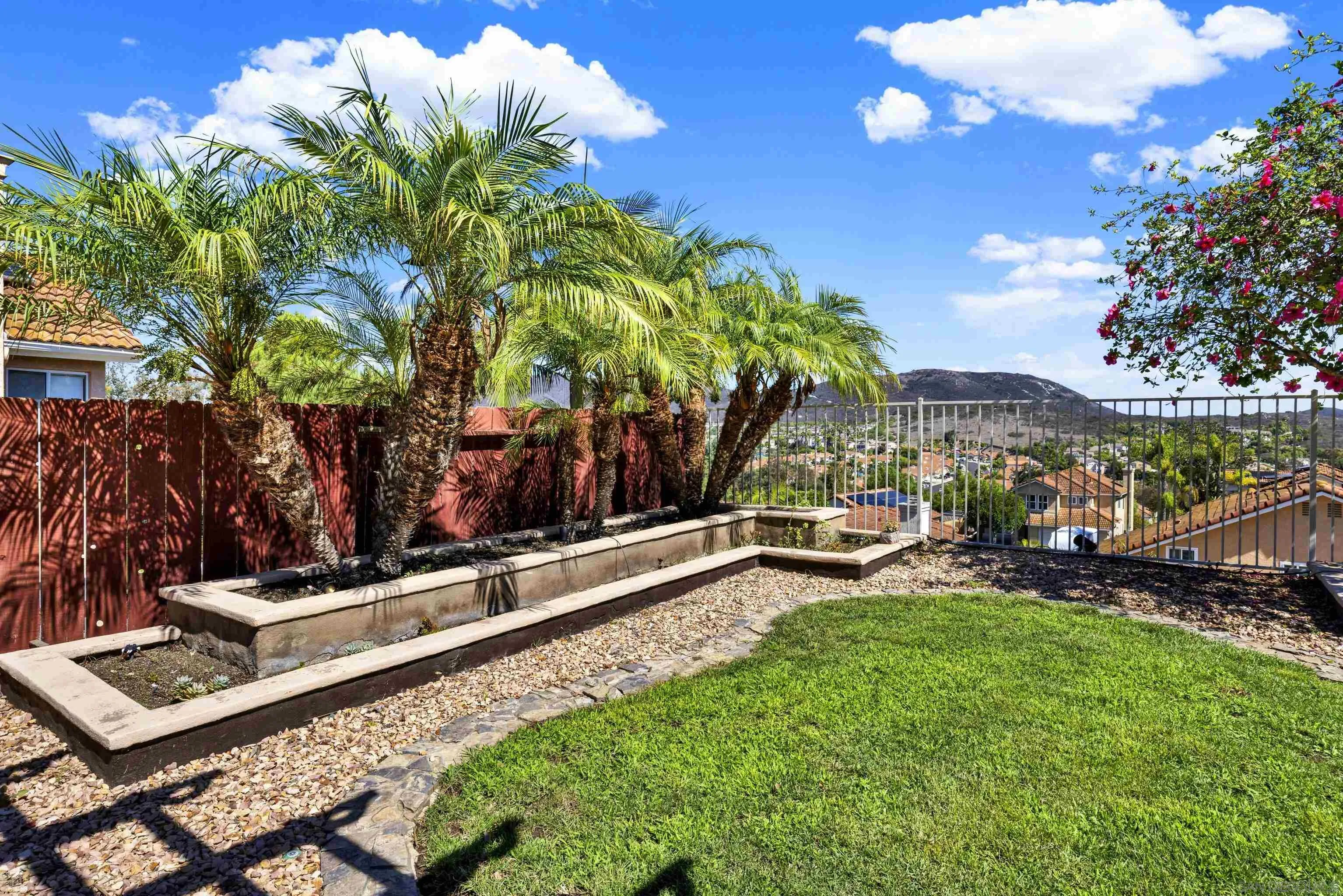 https://cdn.realtyfeed.com/cdn/127/250039801/cec7e30a88ecb97192d62b1a084e4acb.webp